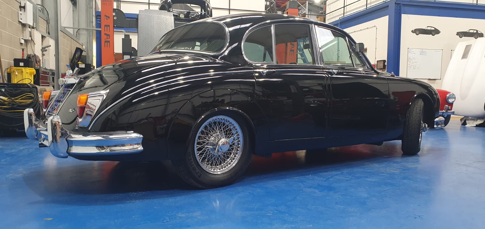 200220 1966 Jaguar MkII 3.8 clean and ready for auction 5 1