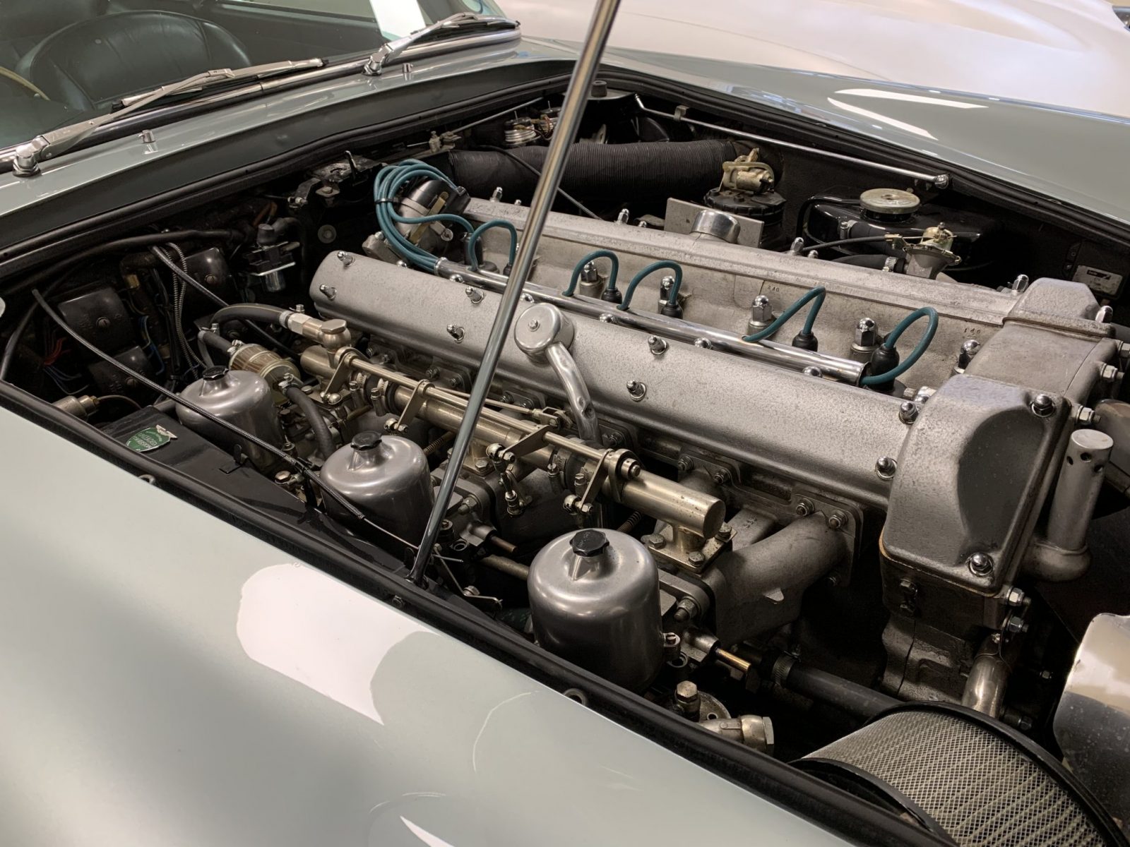 200320 Aston Martin DB5 Carburettor Rebuild 6 1