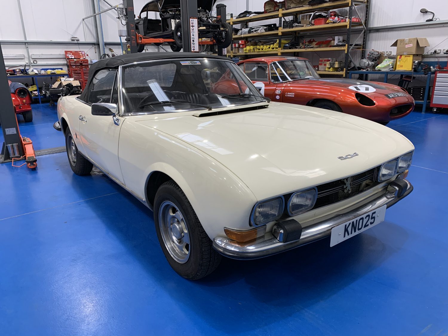 220220 1974 Peugeot 504 in the workshops 3