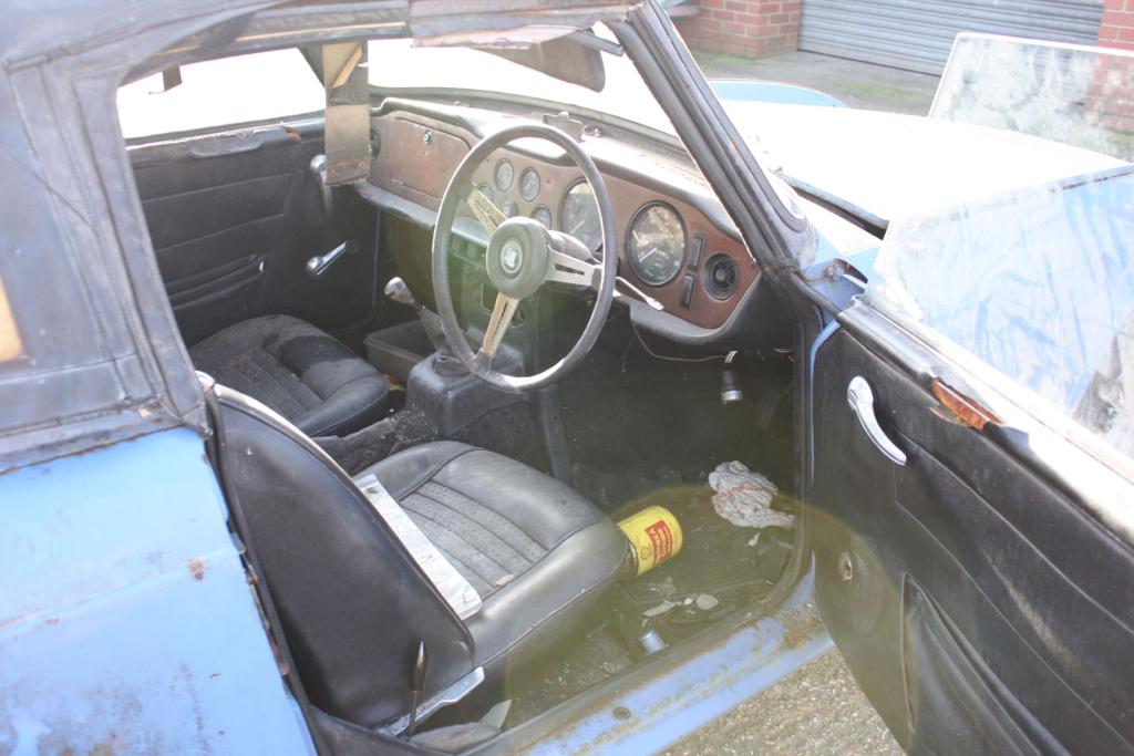 250220 1970 Triumph TR6 1 1