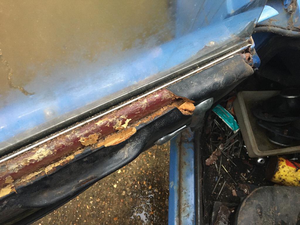 250220 1970 Triumph TR6 5 1