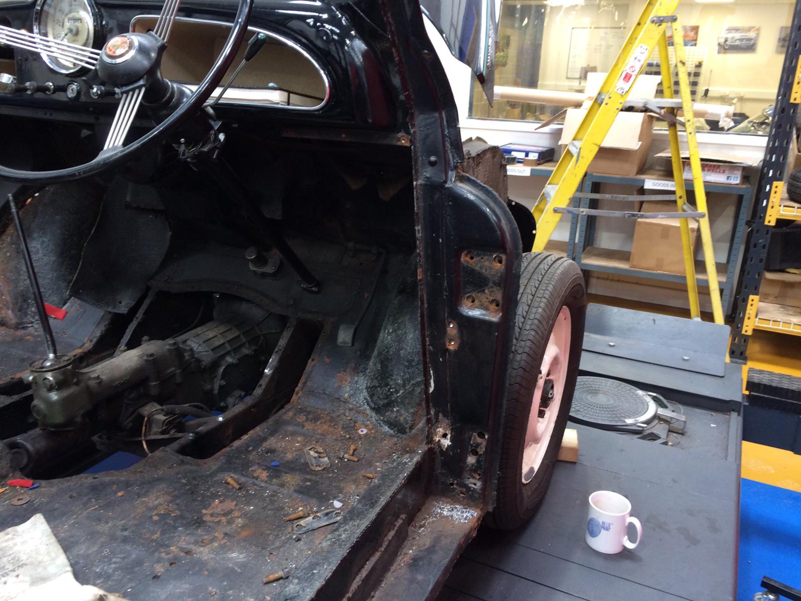 270220 Morris Minor Body 1