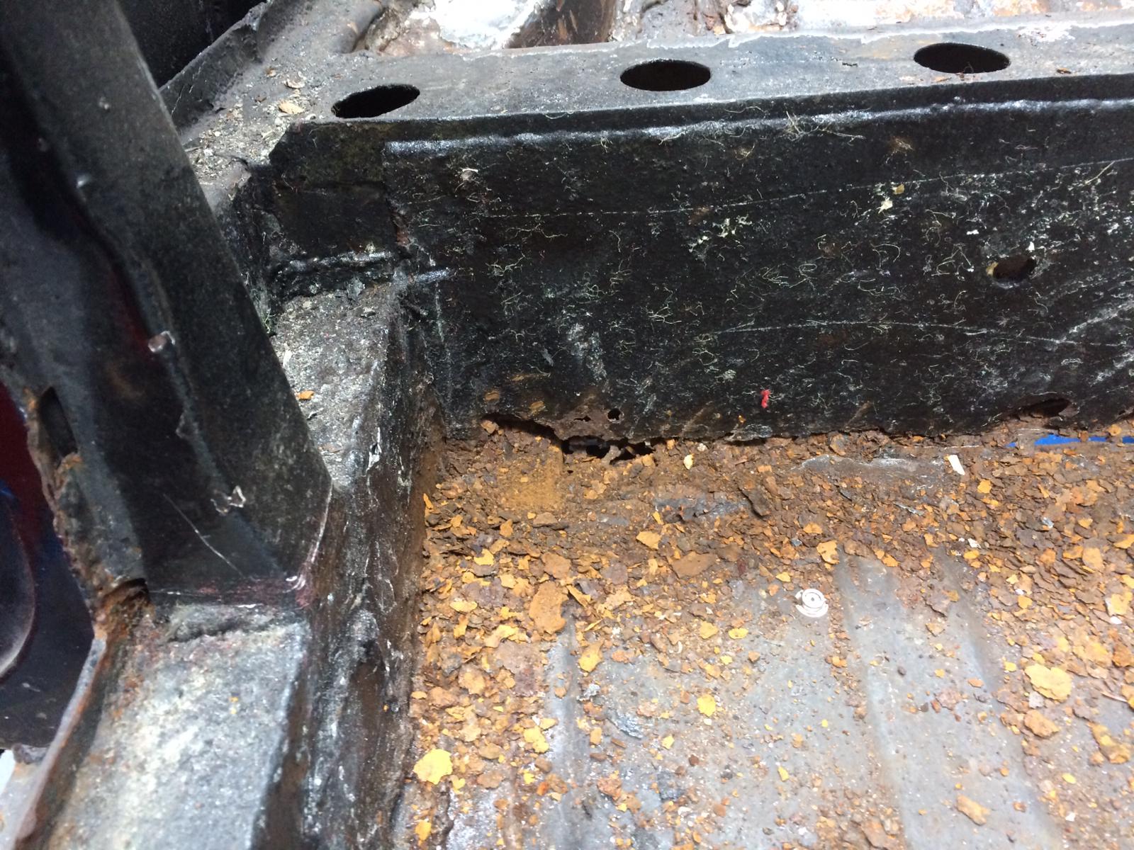 270220 Morris Minor Body 10