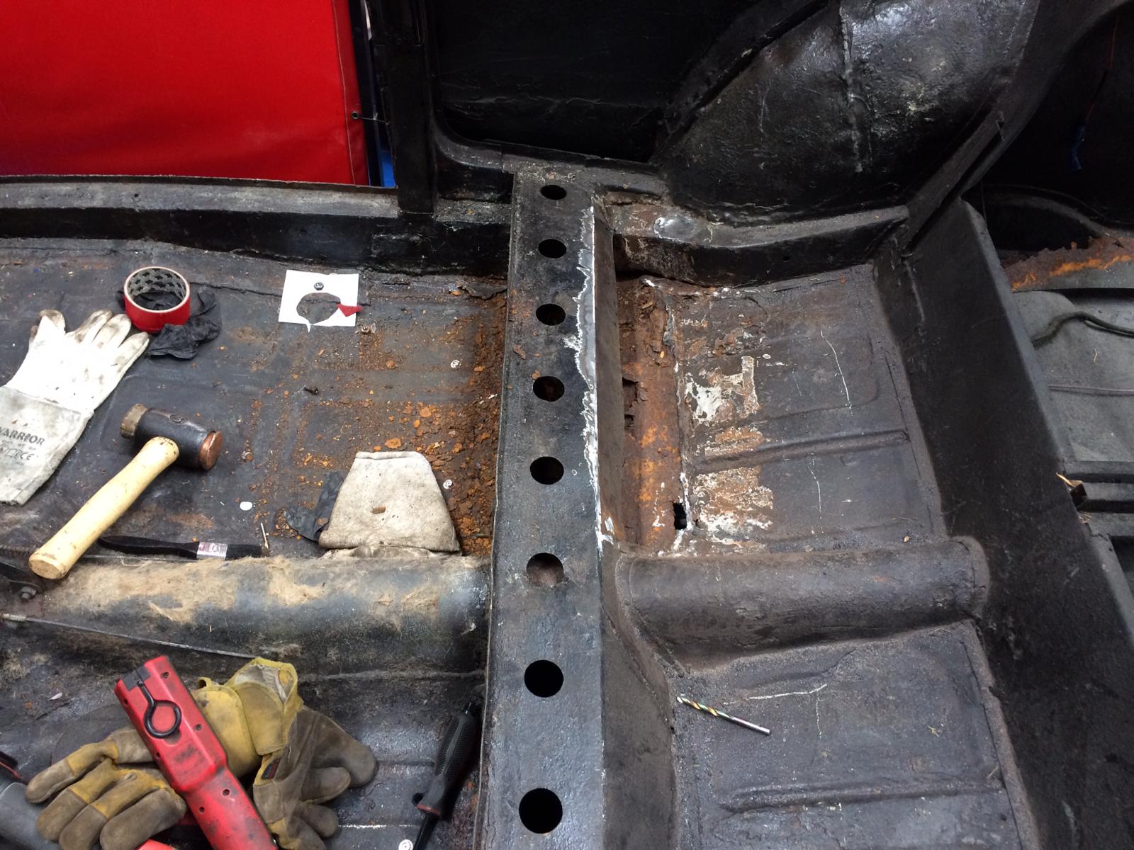 270220 Morris Minor Body 9