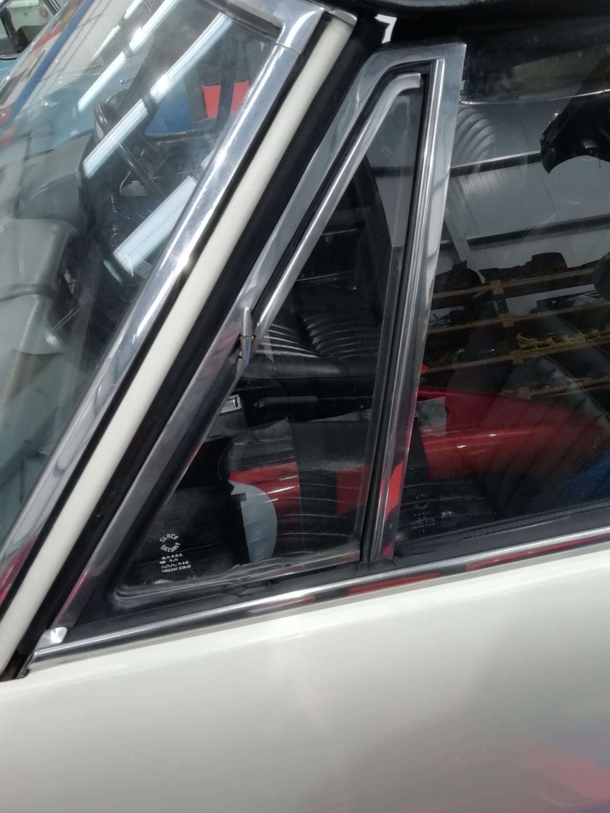 270220 Peugeot 504 Chrome Stripdown 10 1
