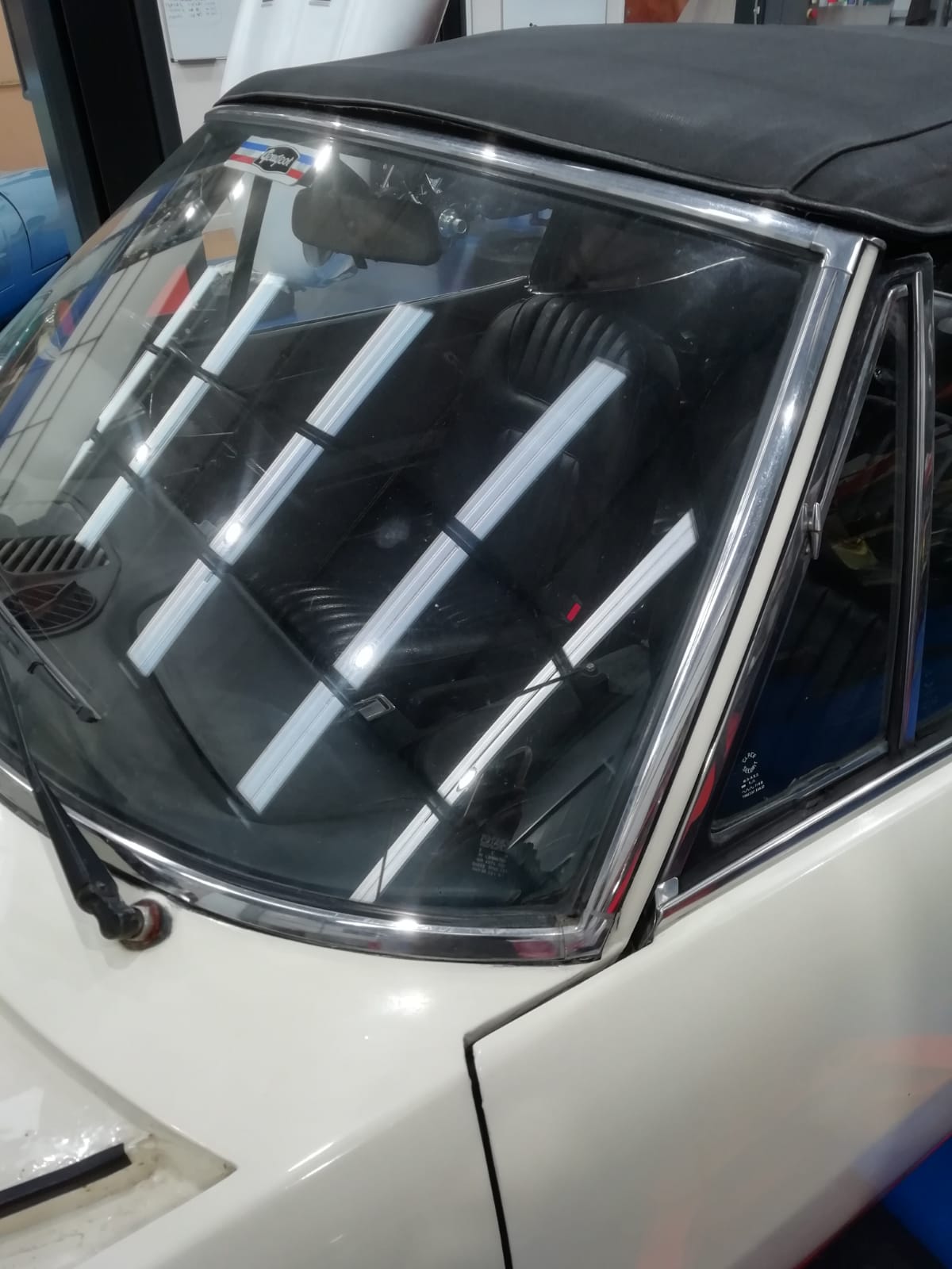 270220 Peugeot 504 Chrome Stripdown 9 1