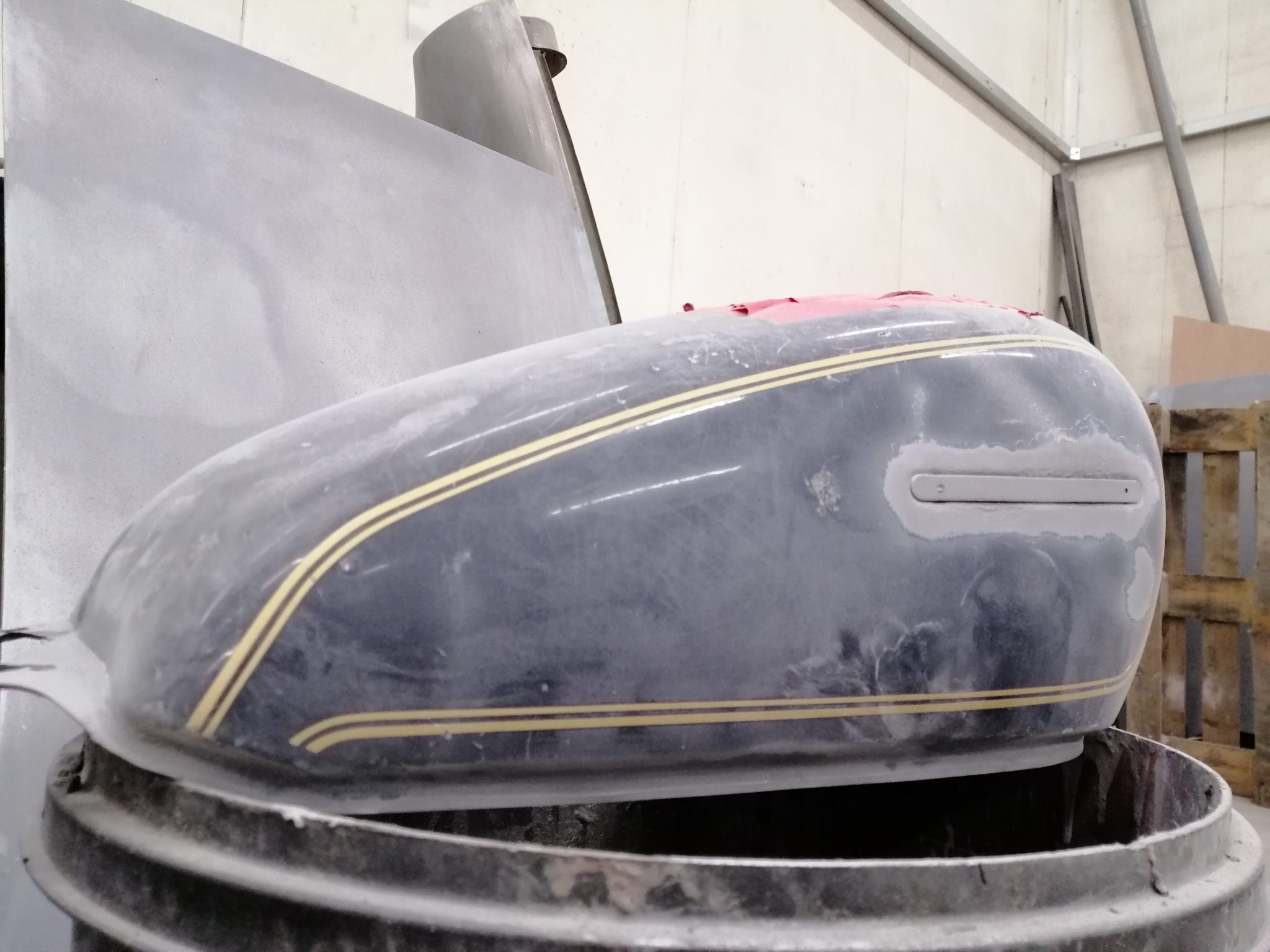 270220 Suzuki Tank Sandblasted 2 1