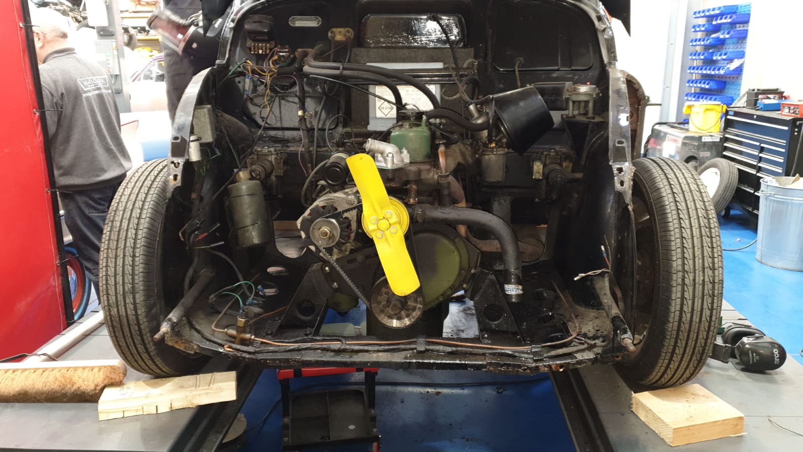 280220 Morris Minor 1000 Dave Cut Out Rotten Floor 4