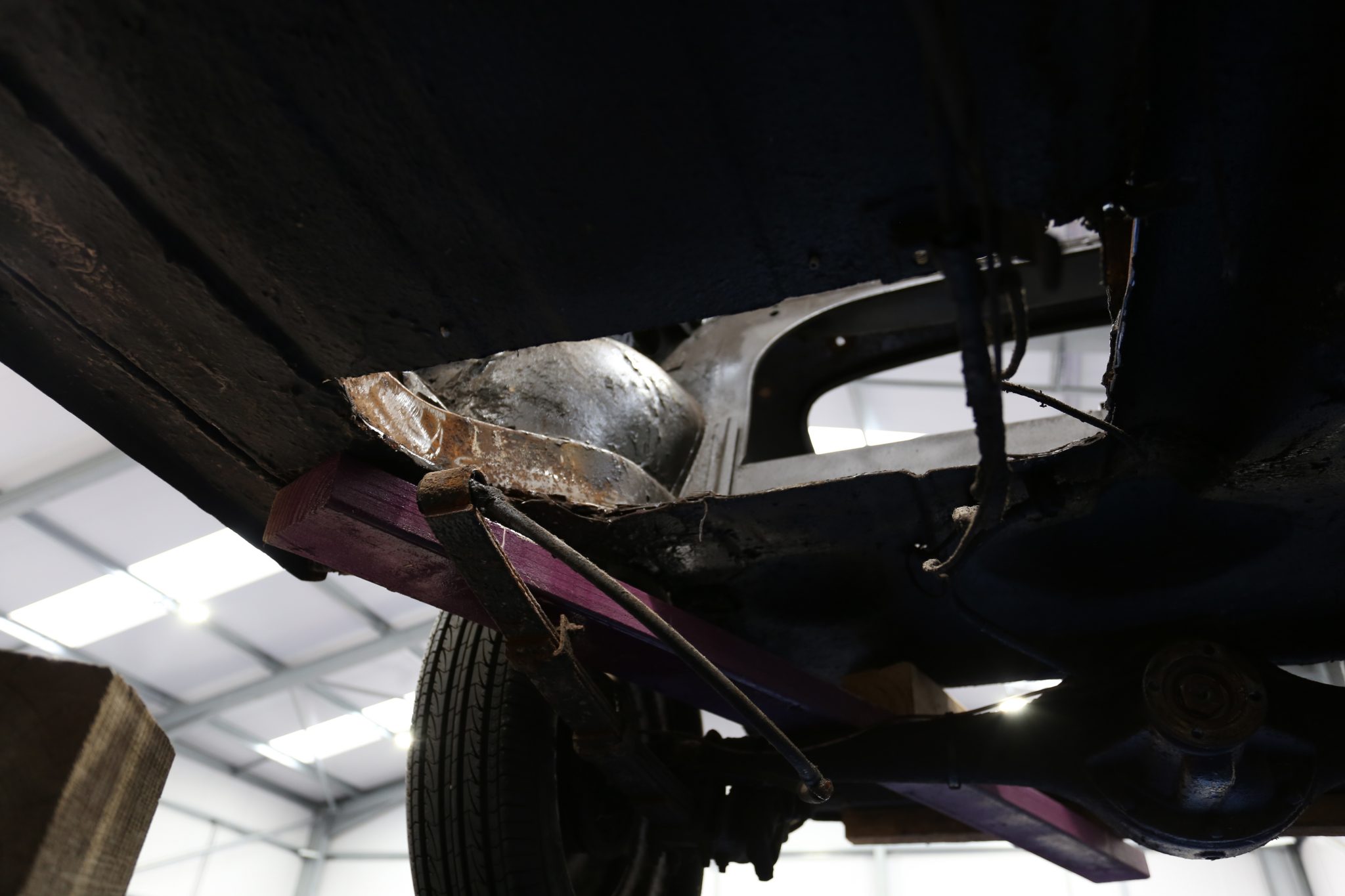 280220 Morris Minor 1000 Dave Cut Out Rotten Floor