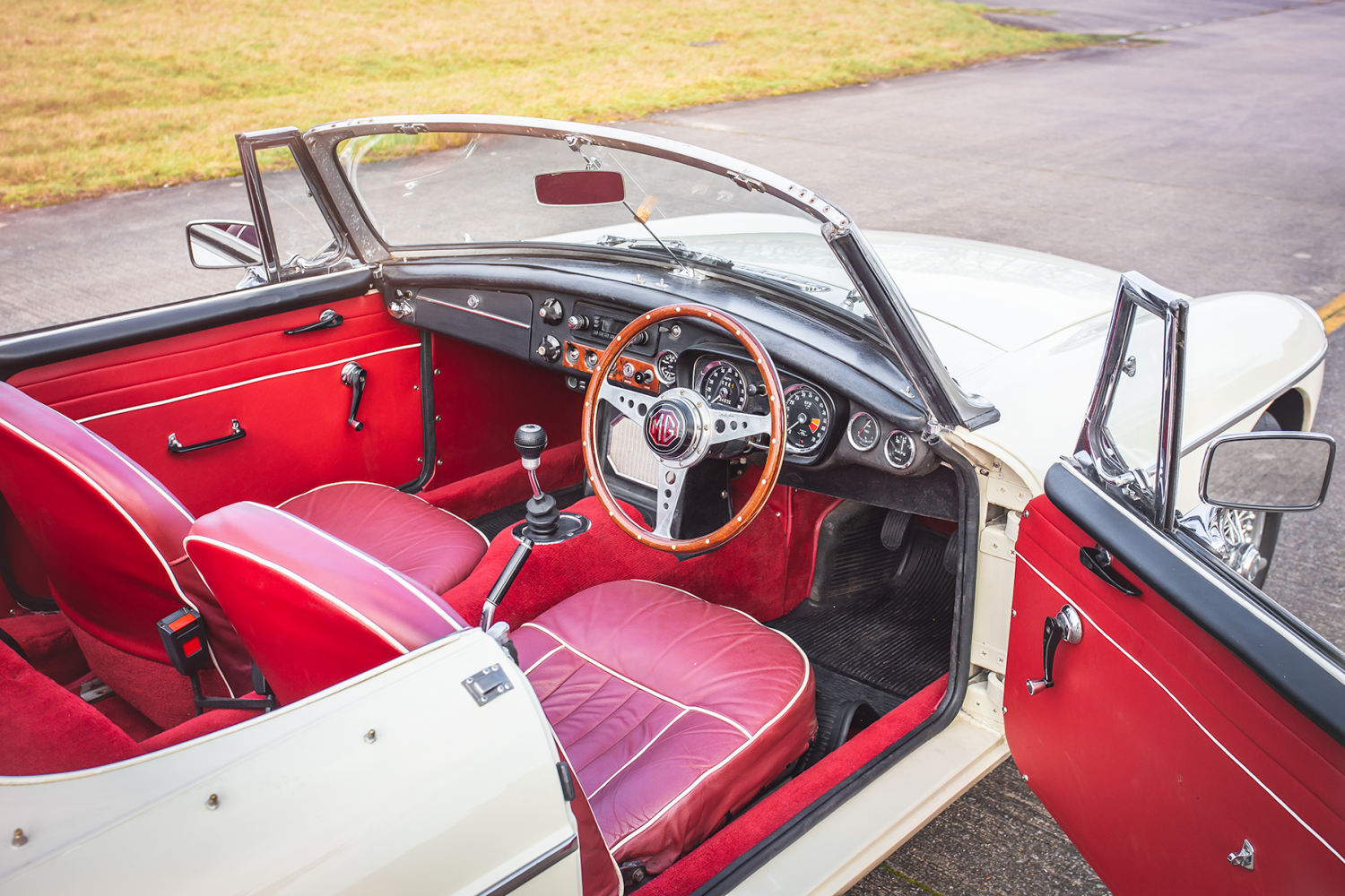 1964 MGB Roadster White Competition Shoot 01 15 1 1