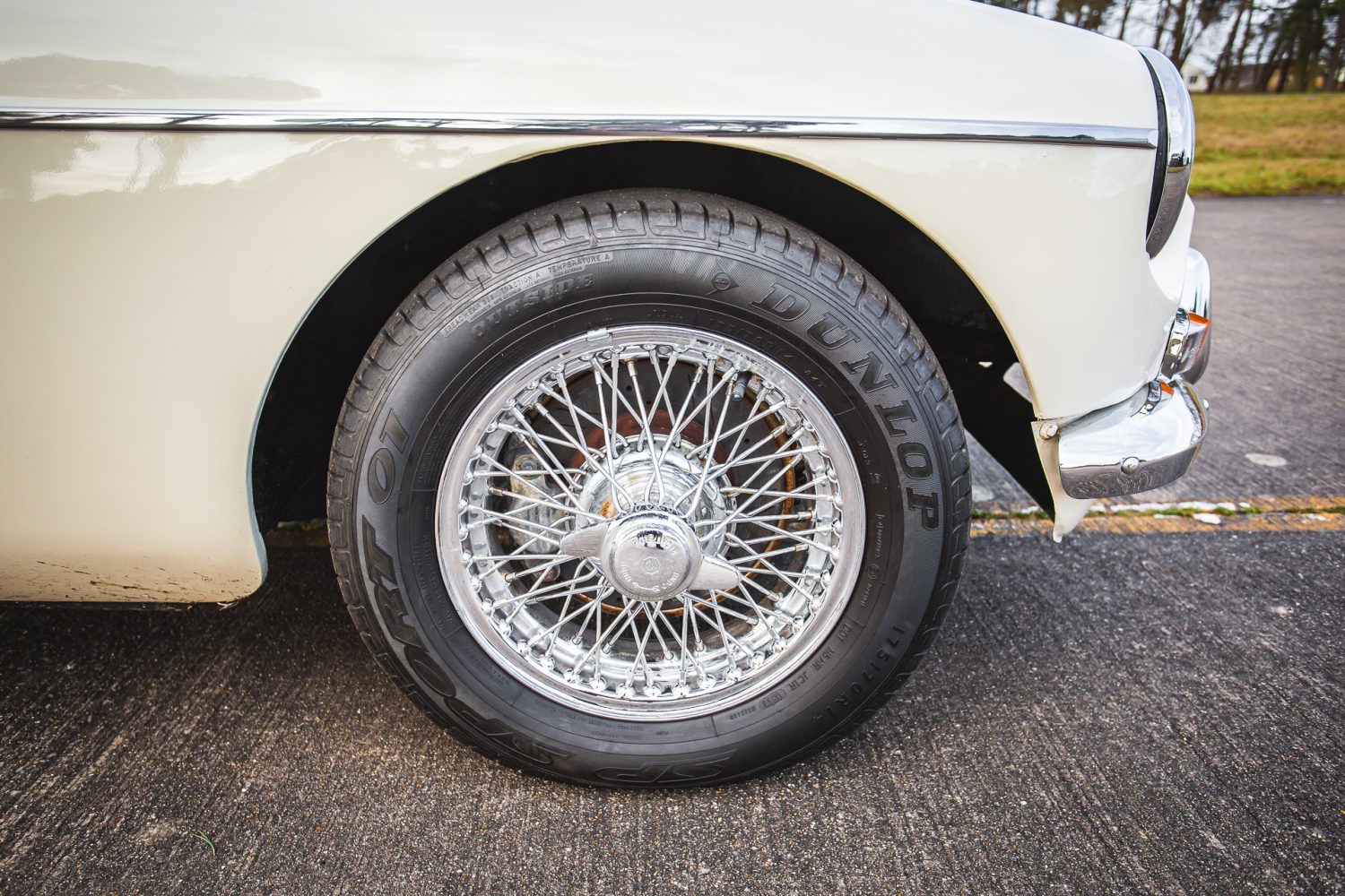 1964 MGB Roadster White Competition Shoot 01 7 2
