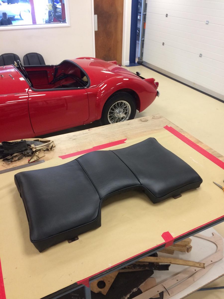 130520 Jensen 541R Interior 46 1