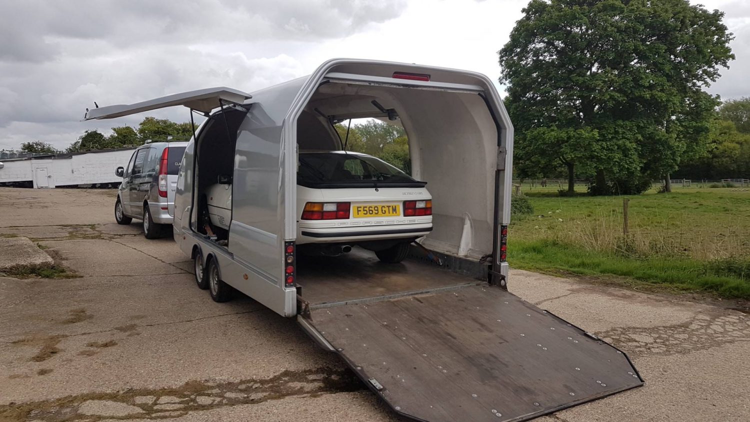 300420 1988 Porsche 924S arriving from Pie Performance2