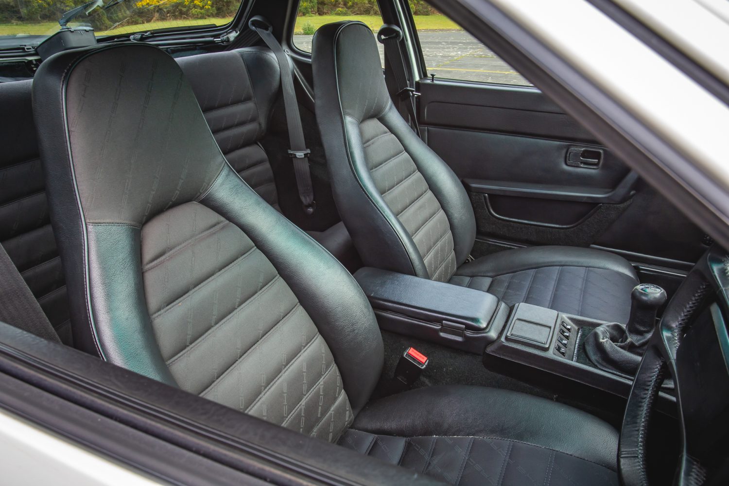 Porsche 924s 10 2 1