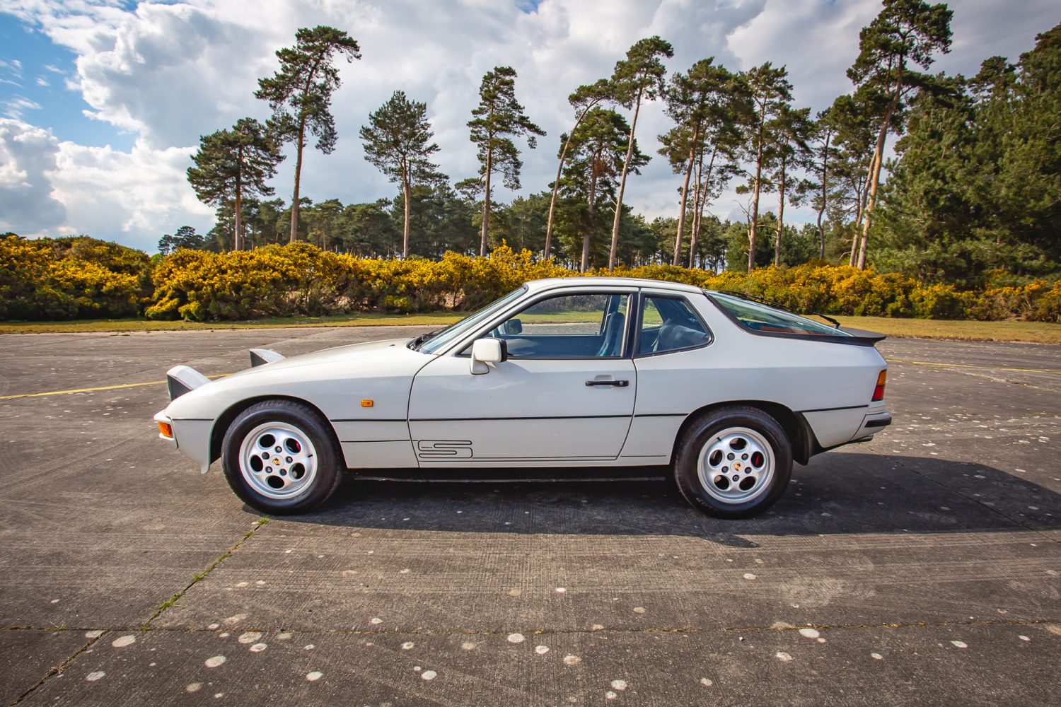 Porsche 924s 16 1 1