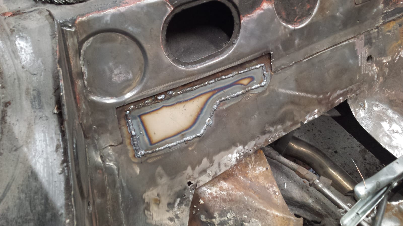 1972 Peugeot 504 rot and rust repairs15 1