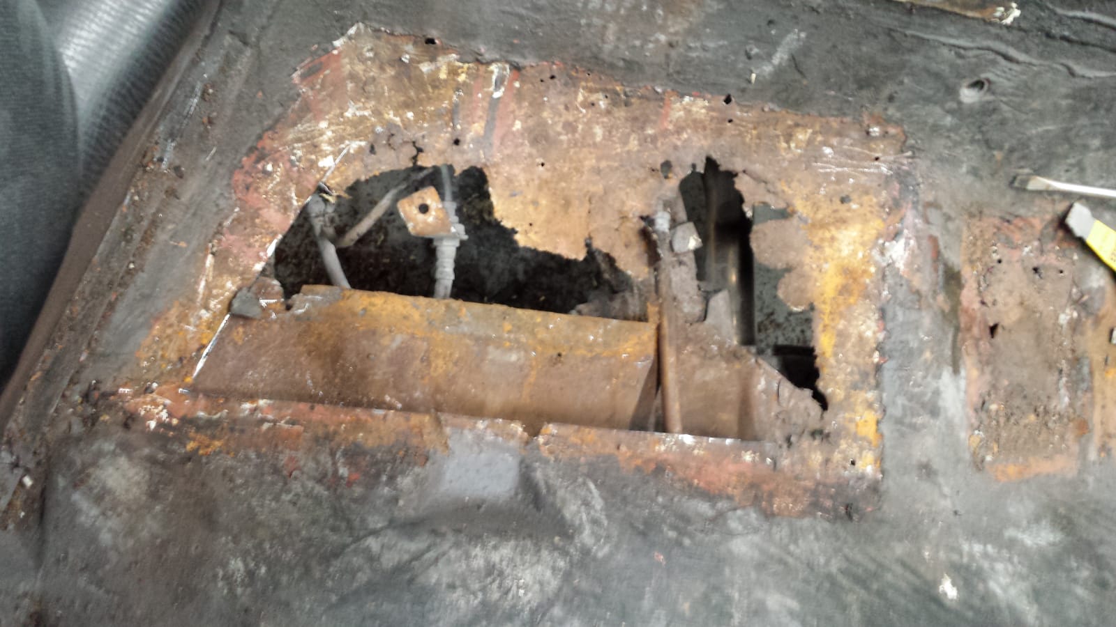 1972 Peugeot 504 rot and rust repairs16 1