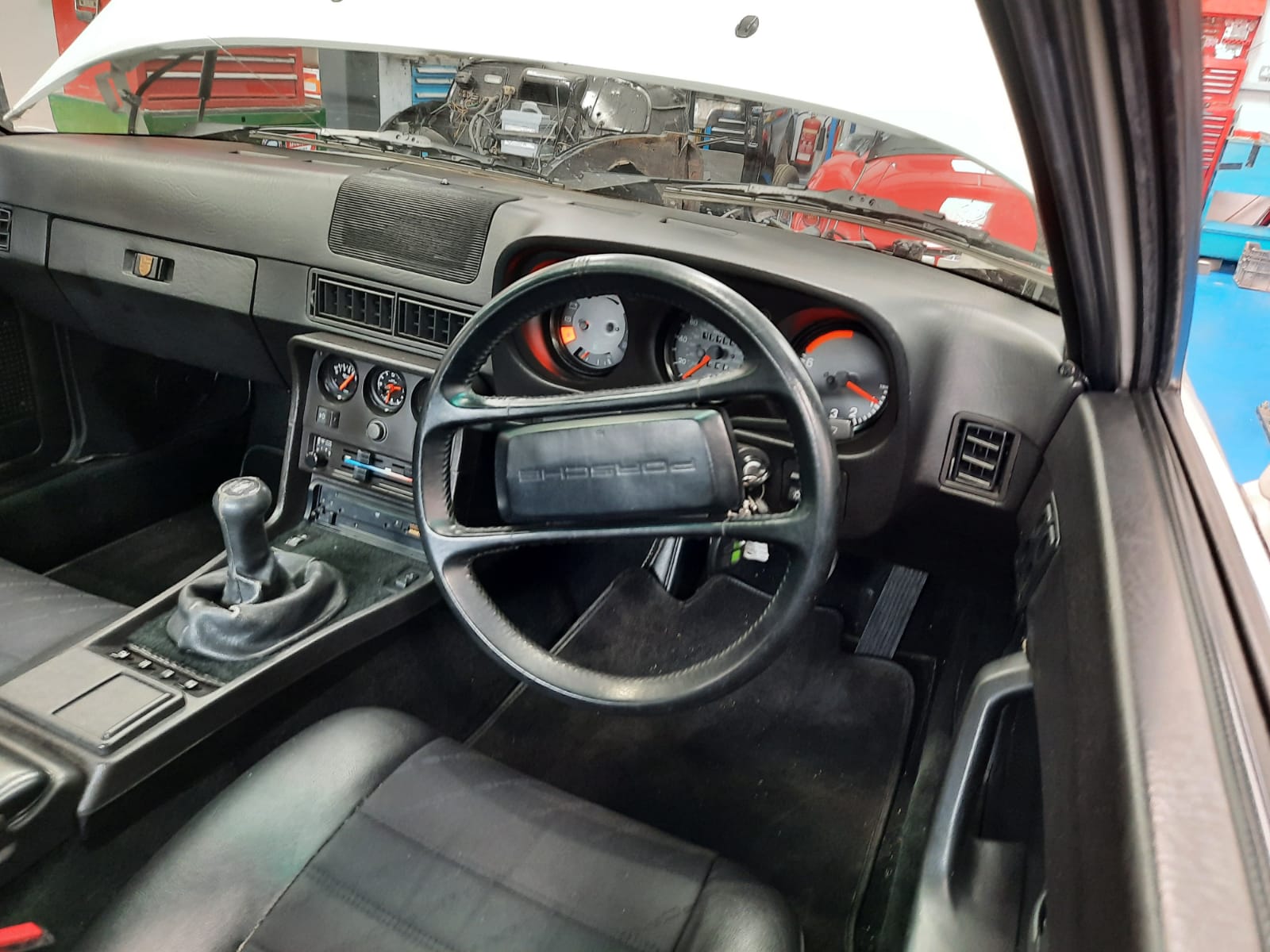 1988 Porsche 924S Service and MOT prep9 1