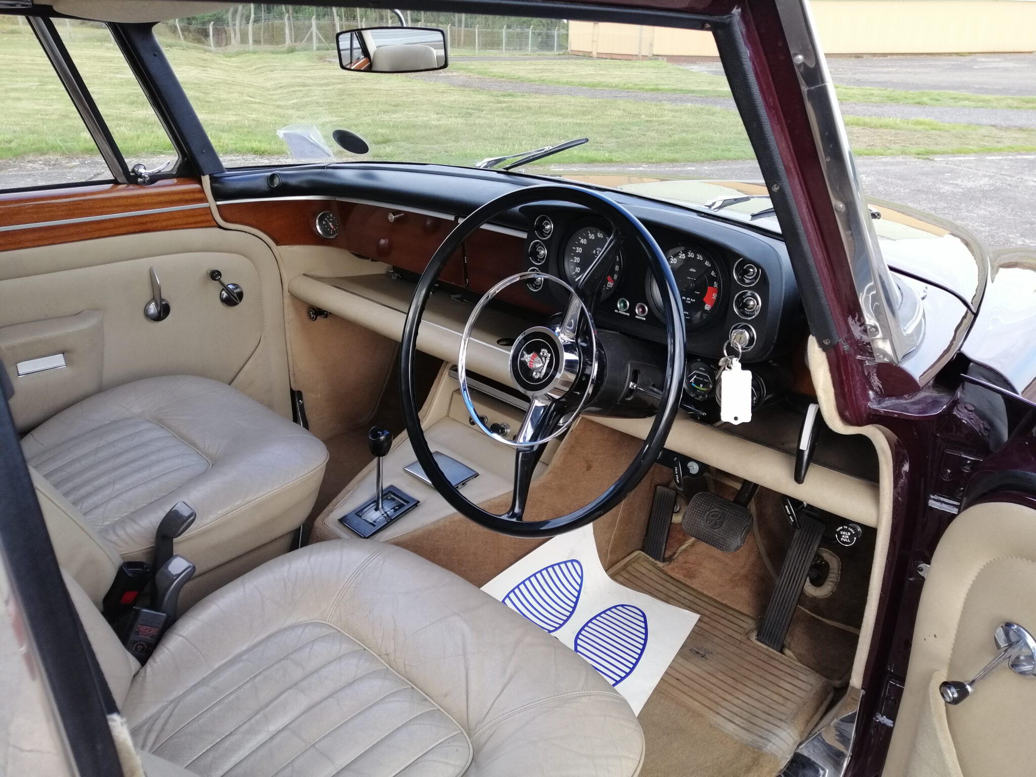 1971 Rover P5 leaving bridge3 1 scaled