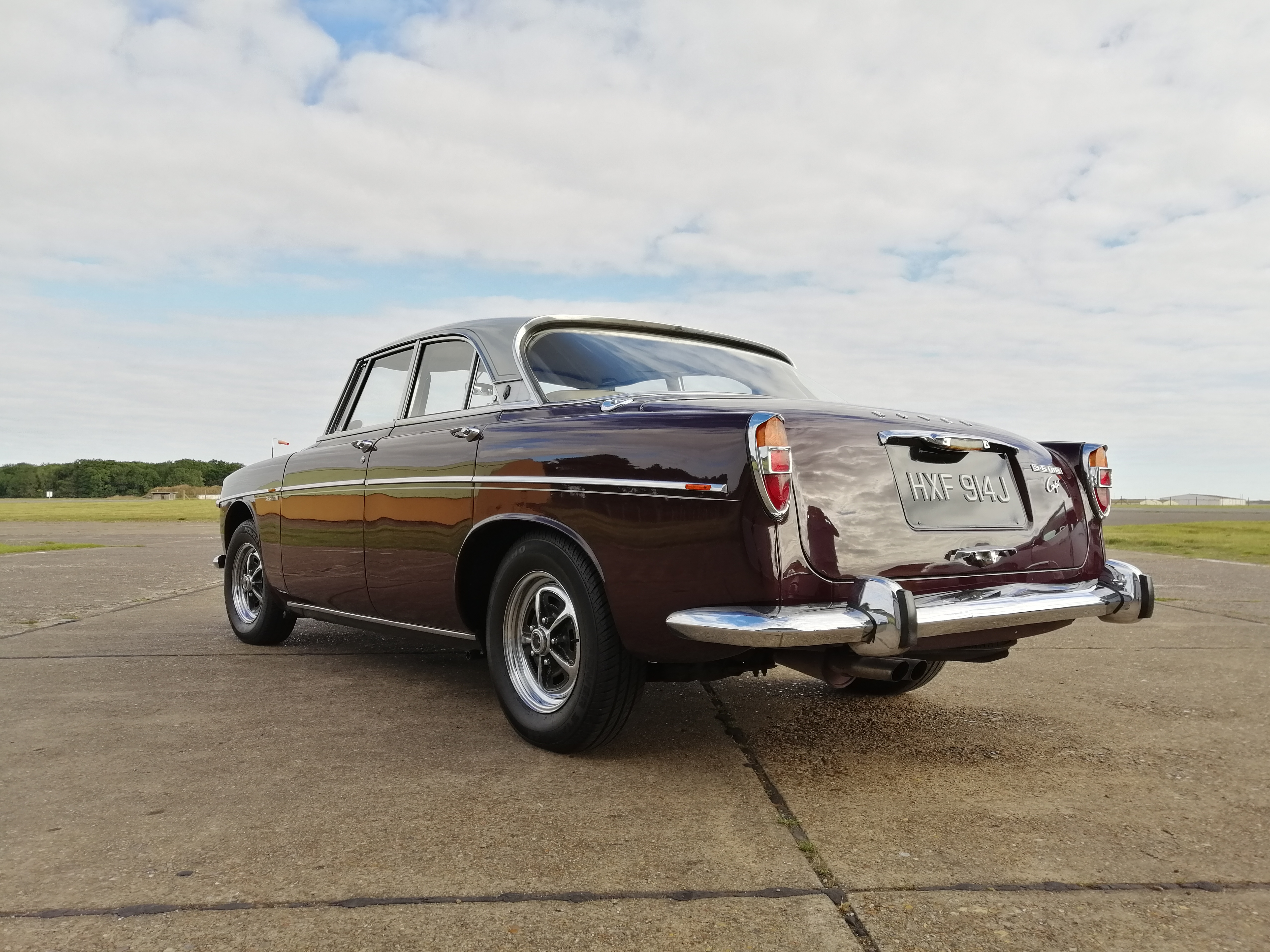 1971 Rover P5 leaving bridge4