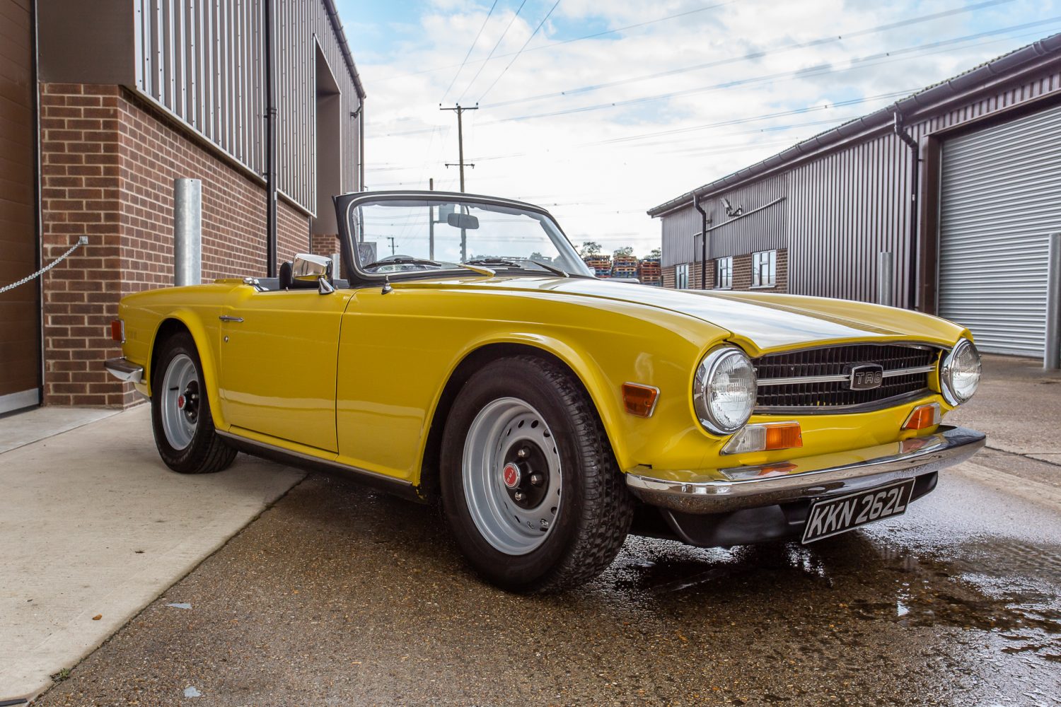 1976 Triumph TR6 Yellow10 1