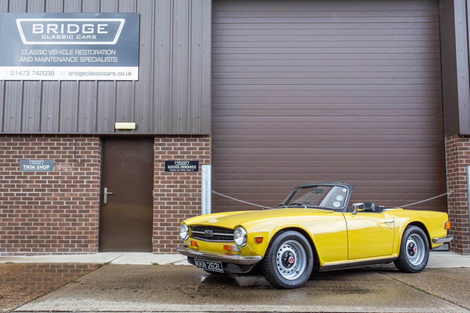 1976 Triumph TR6 Yellow16 1