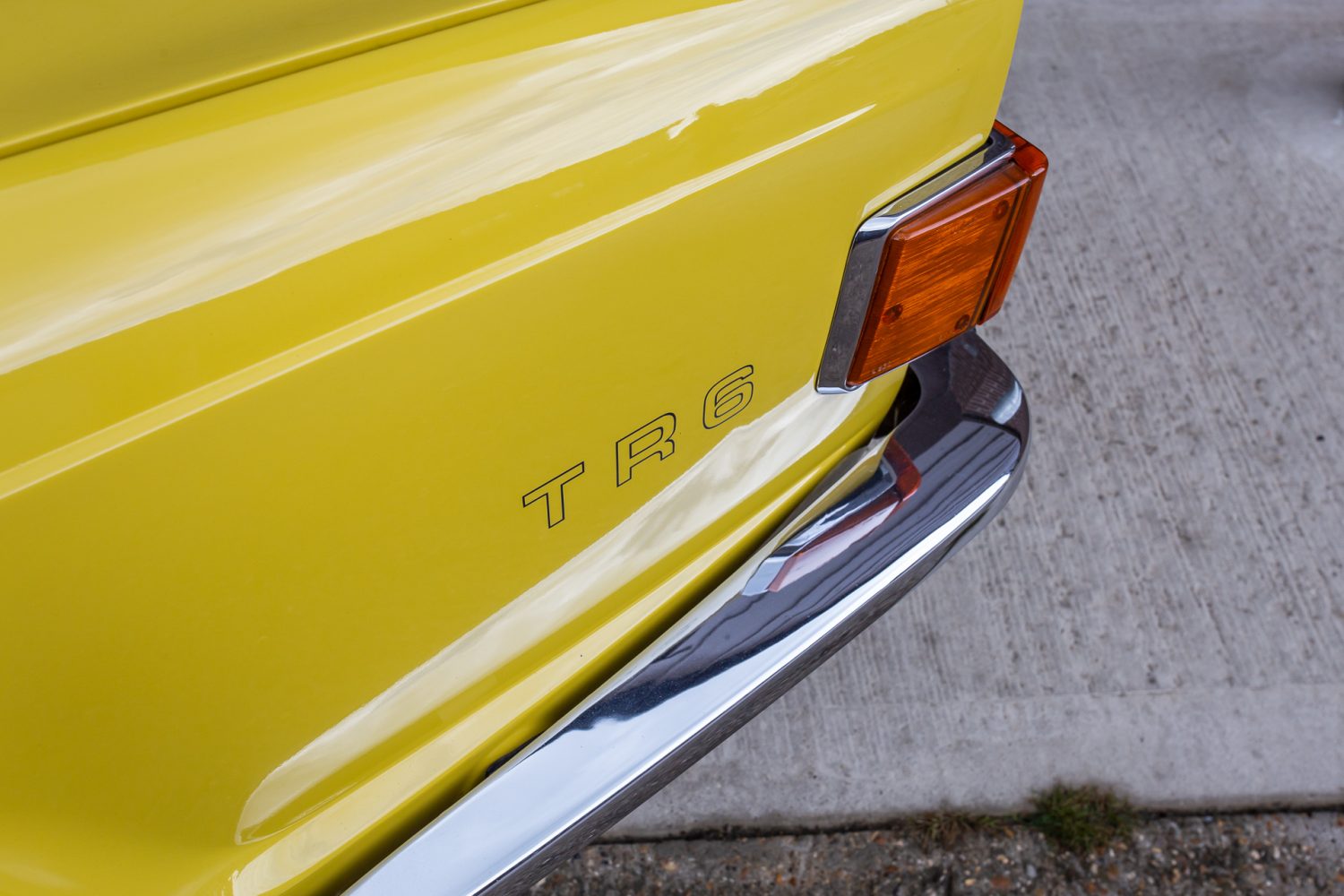 1976 Triumph TR6 Yellow6 1
