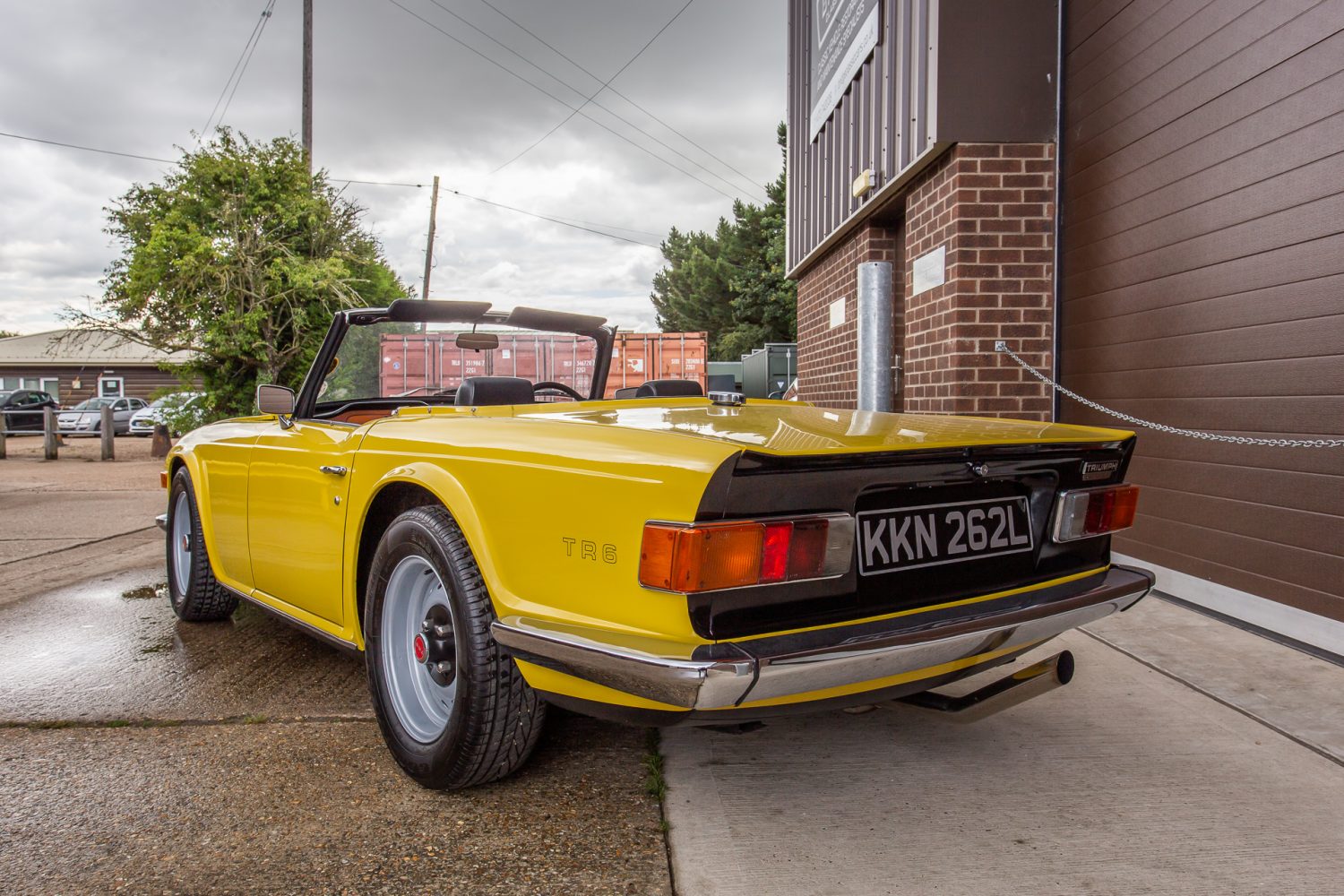 1976 Triumph TR6 Yellow8 1