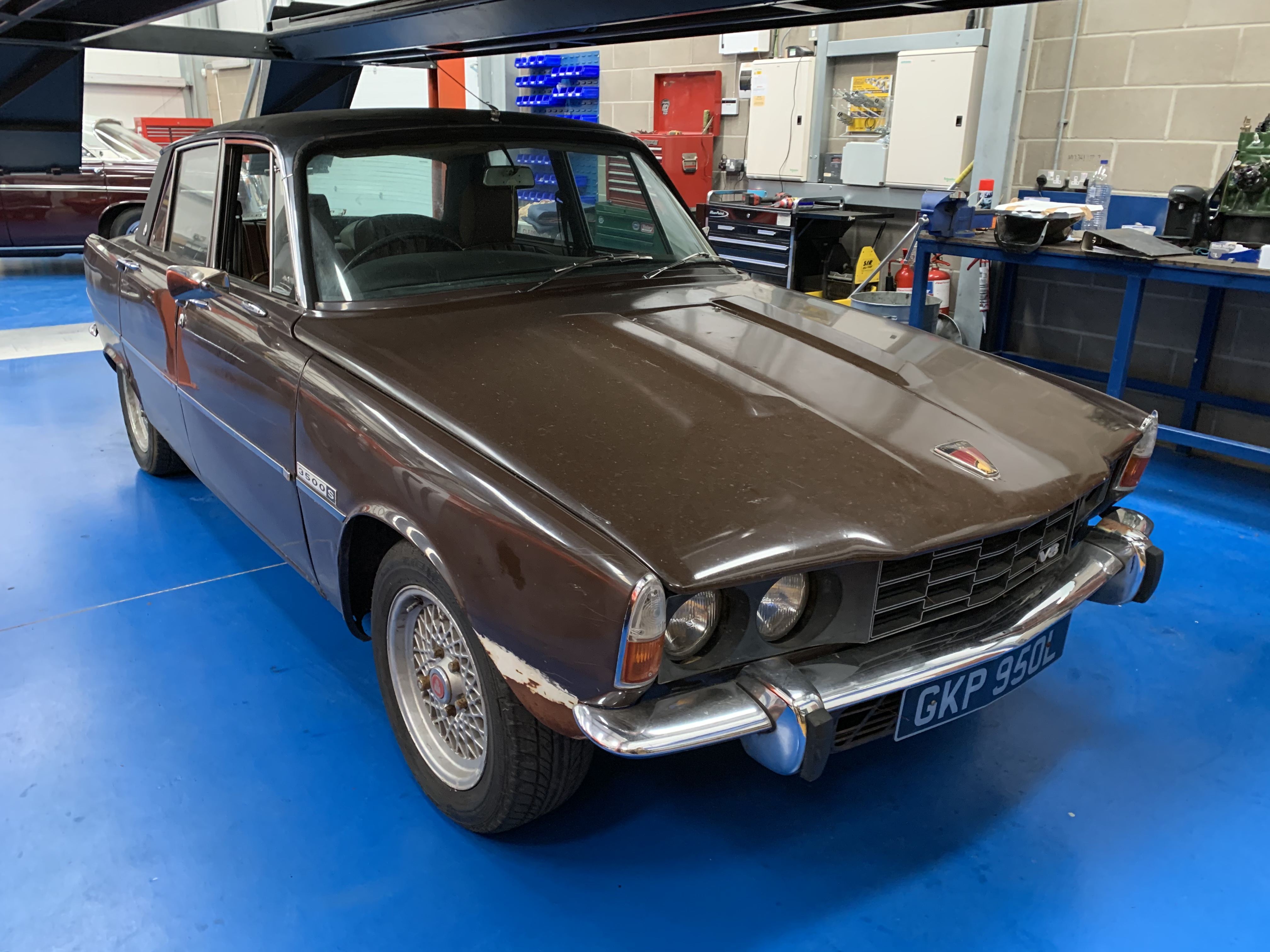 230720 1973 Rover 3500S Arriving 4 2