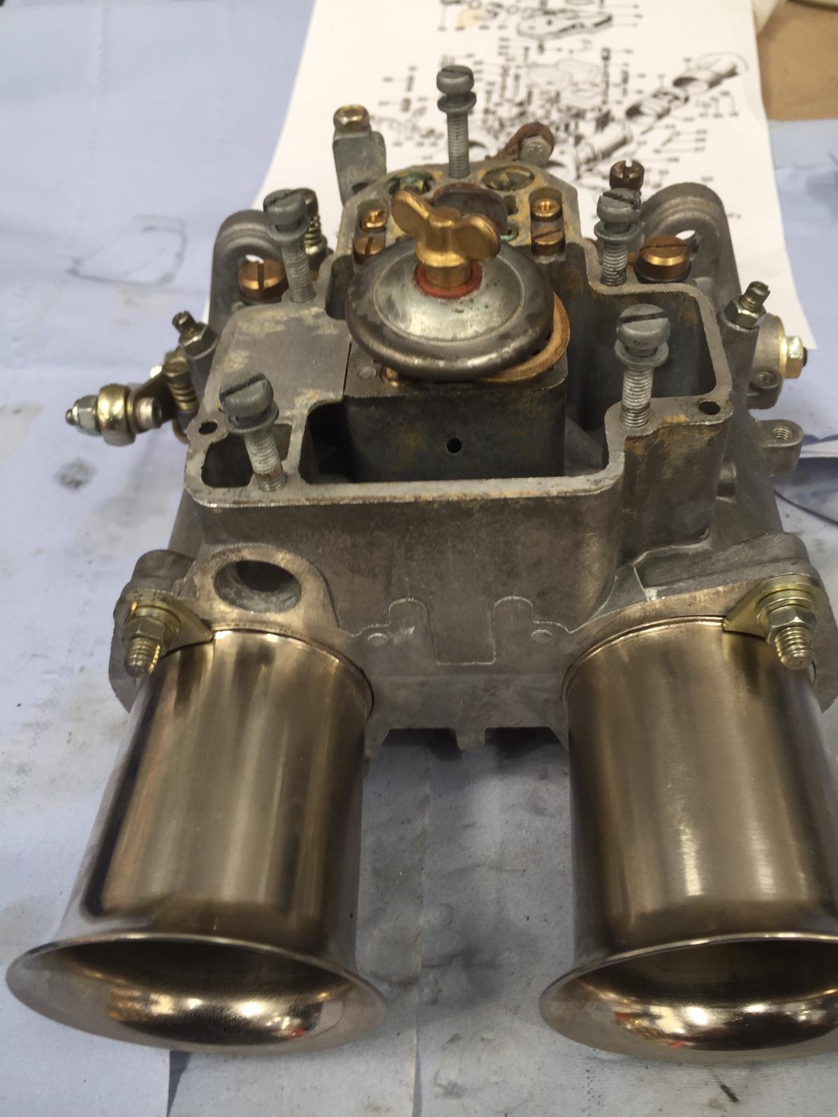 ADY whatsapp Etype racecar Carbs3 1