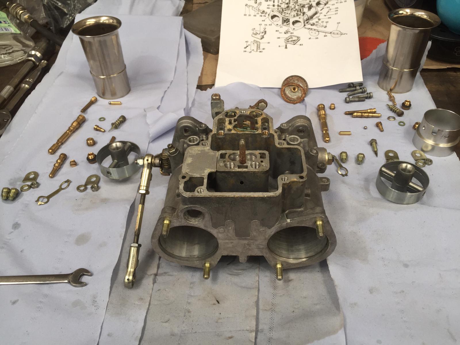 ADY whatsapp Etype racecar Carbs4 1
