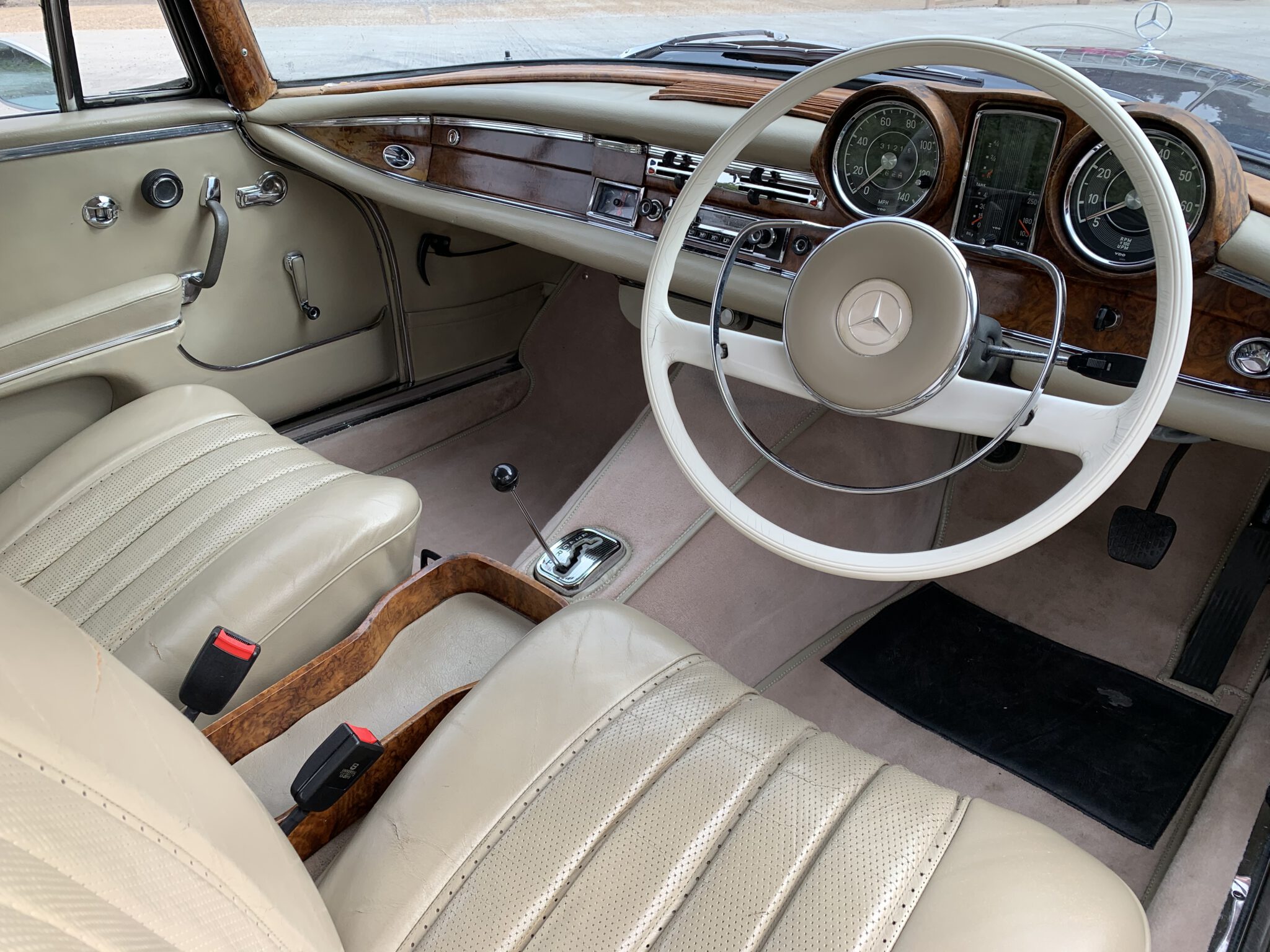 060820 1966 Mercedes 250SE 24 1 scaled