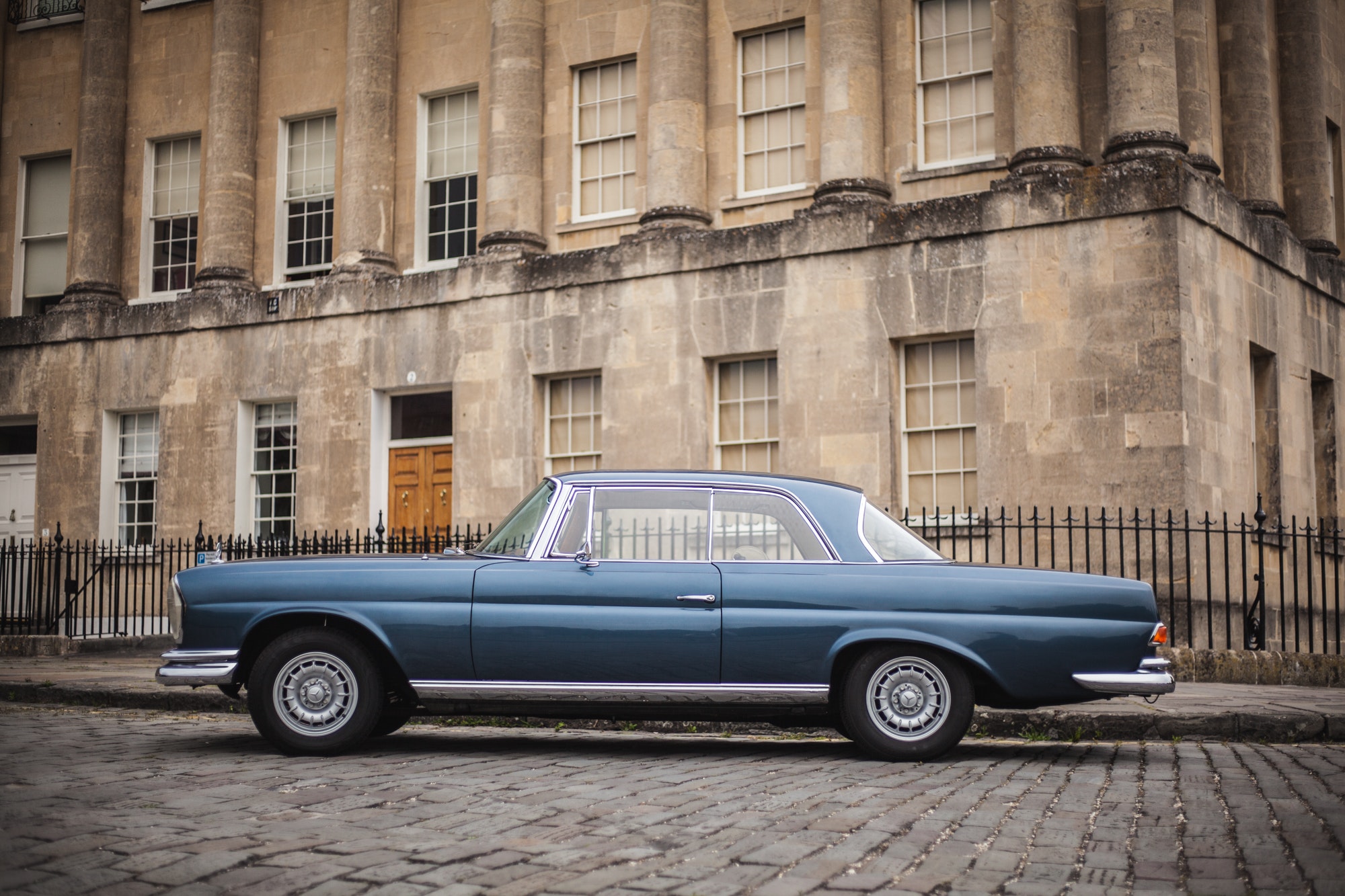 1966 Mercedes Benz W111 250SE Coupe GFX178D 10 1
