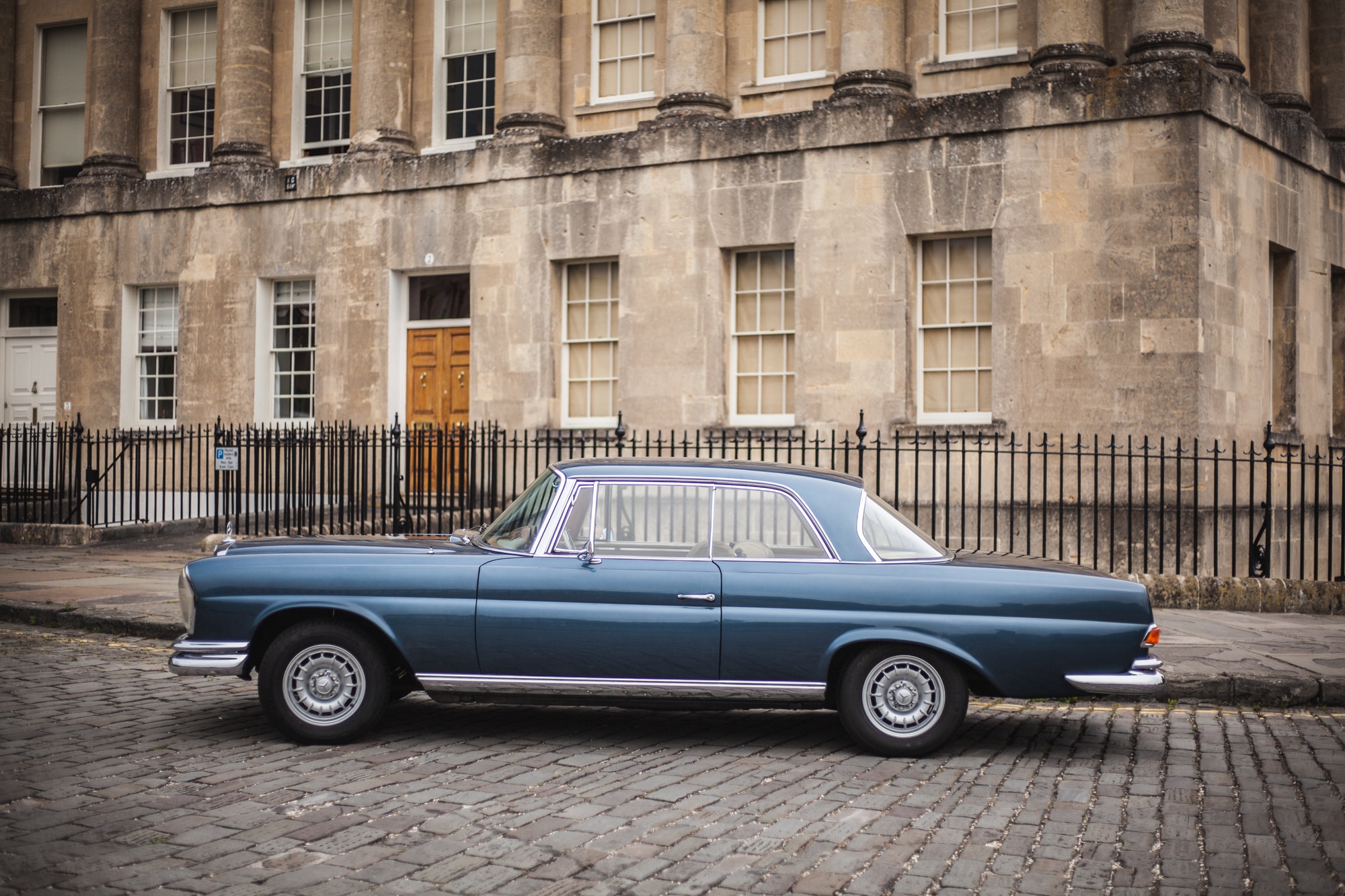 1966 Mercedes Benz W111 250SE Coupe GFX178D 11 1