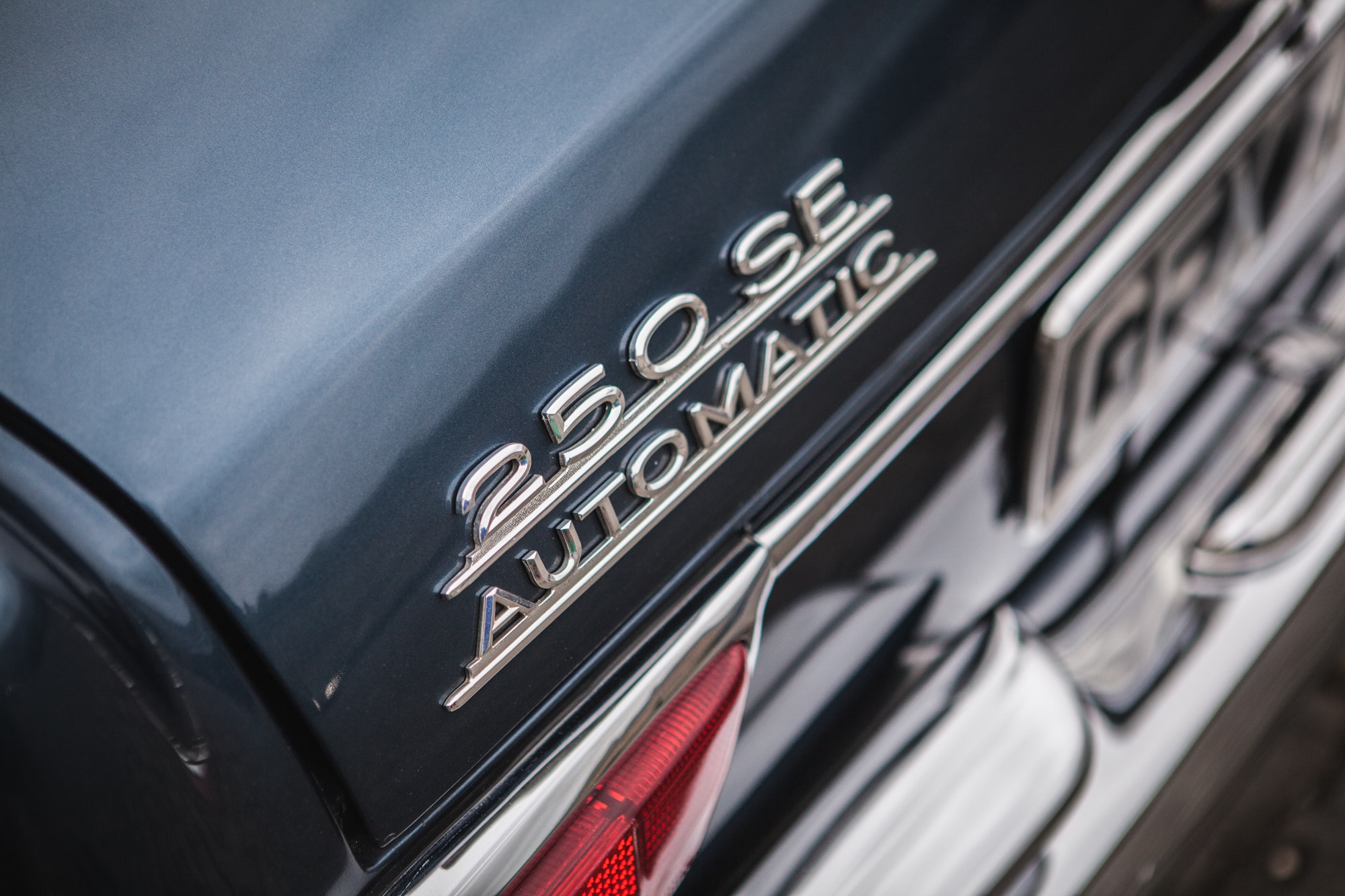 1966 Mercedes Benz W111 250SE Coupe GFX178D 33 1