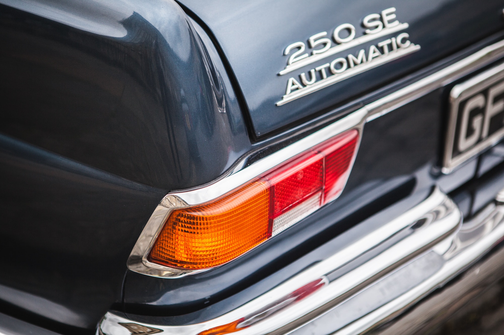 1966 Mercedes Benz W111 250SE Coupe GFX178D 39 1