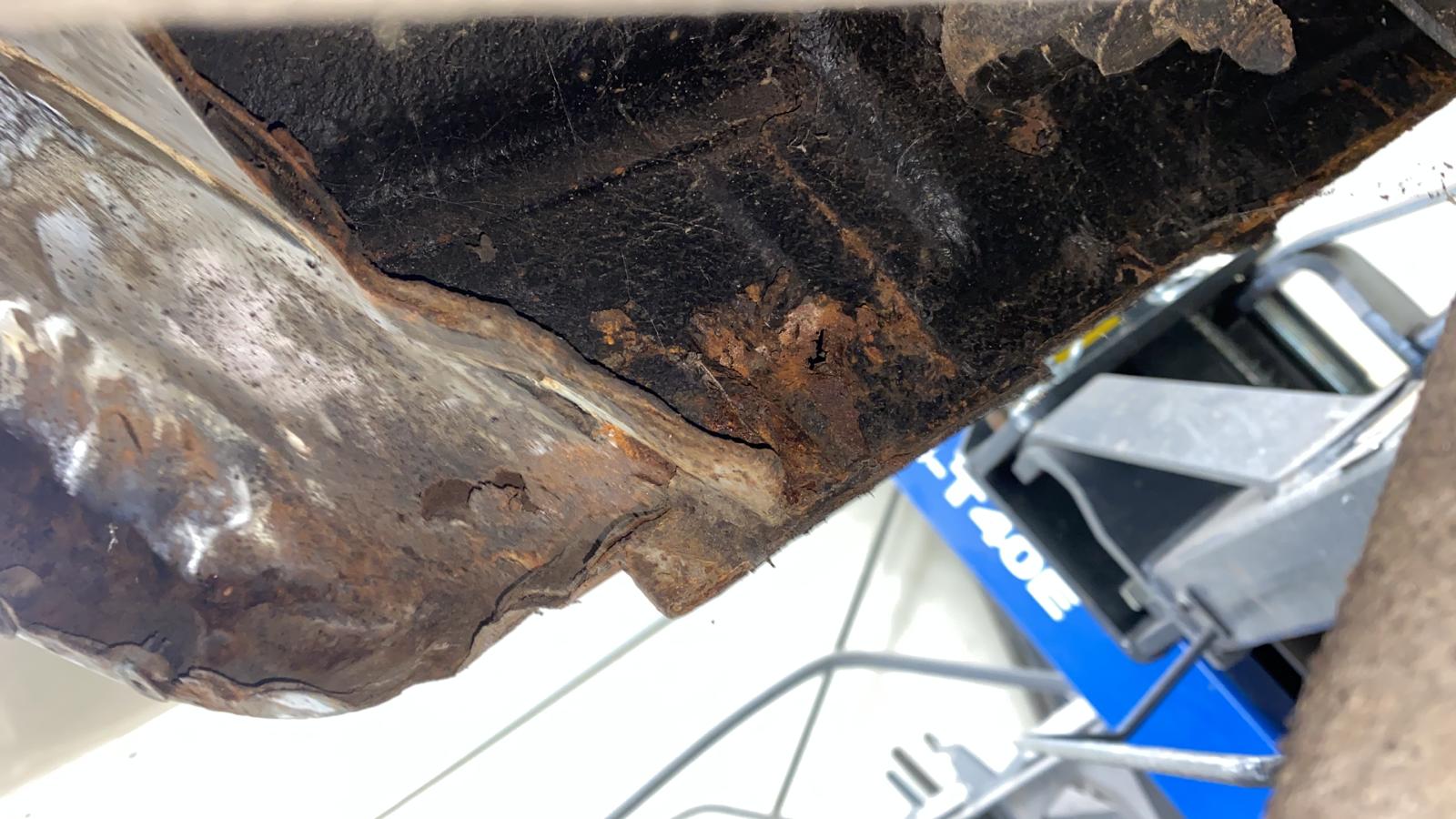 18092020 1996 Nissan Patrol Antony Rust repairs sills and arches Ant12 1