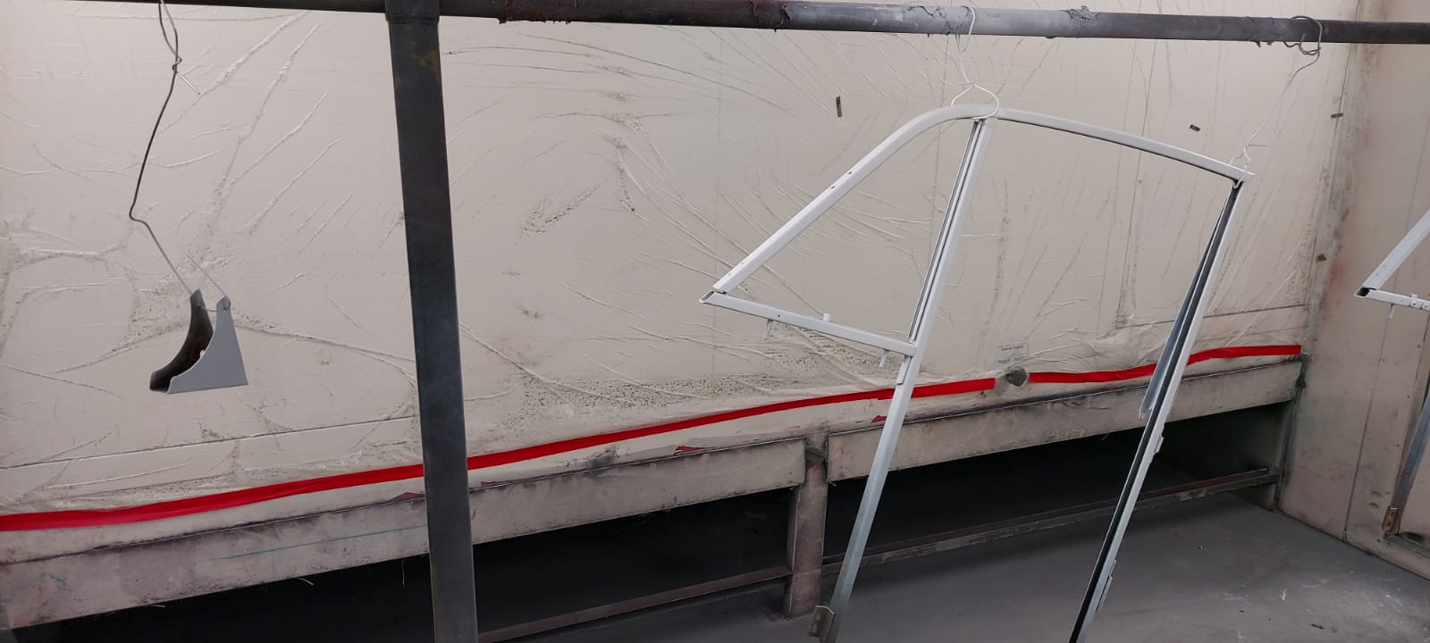 230920 Morris Minor Parts In Paint 10 1