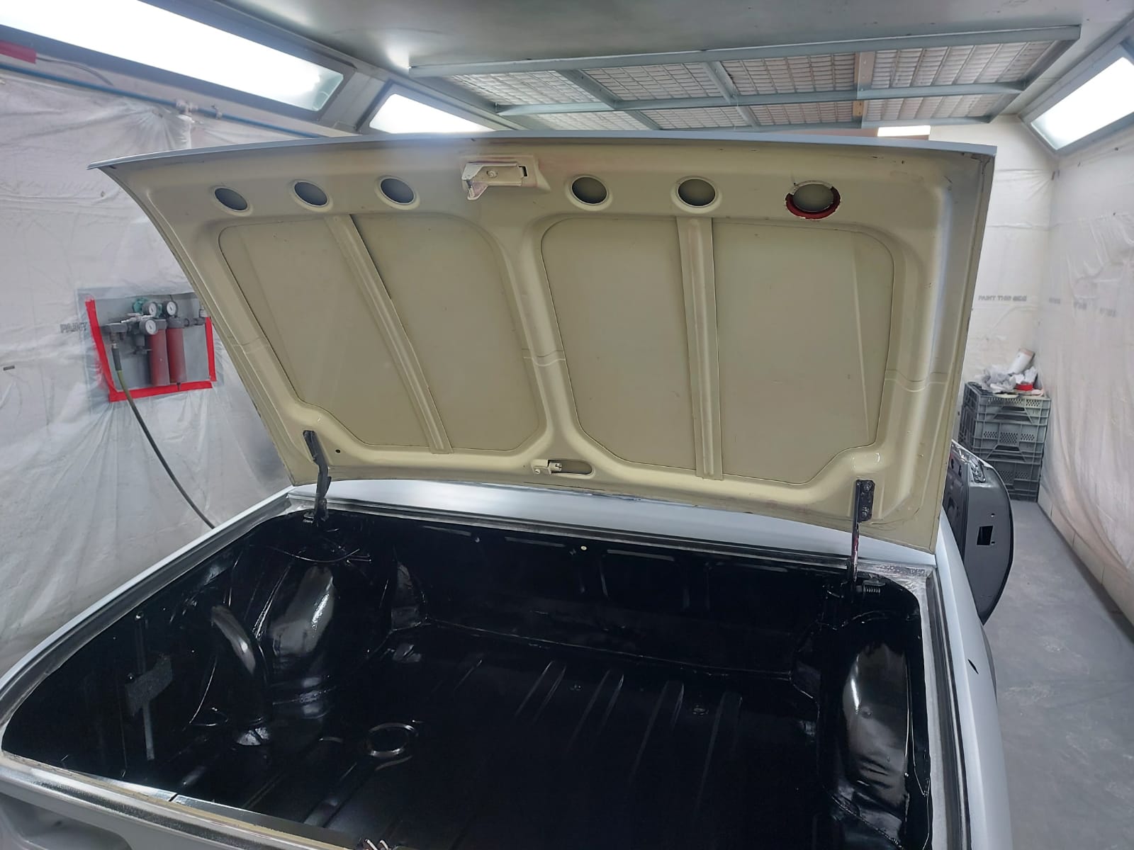 01102020 Peugeot 504 Prep and painting Darren18 2