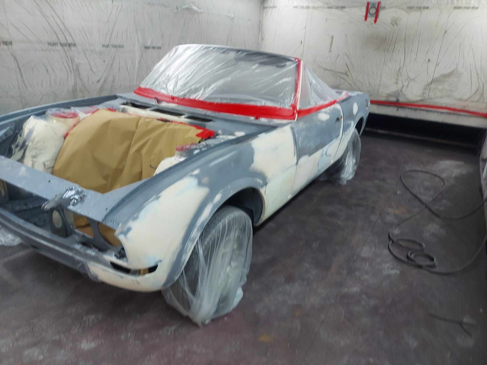 01102020 Peugeot 504 Prep and painting Darren2511 1