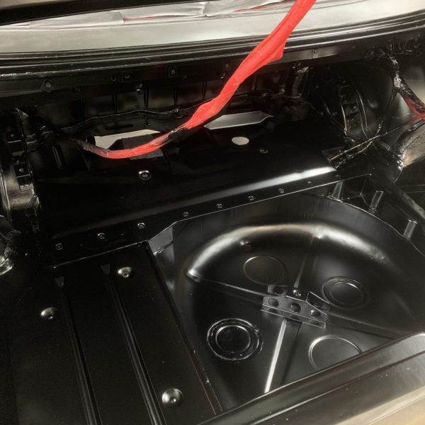 061020 Mercedes 500SL Boot Painted 4 600x600 1