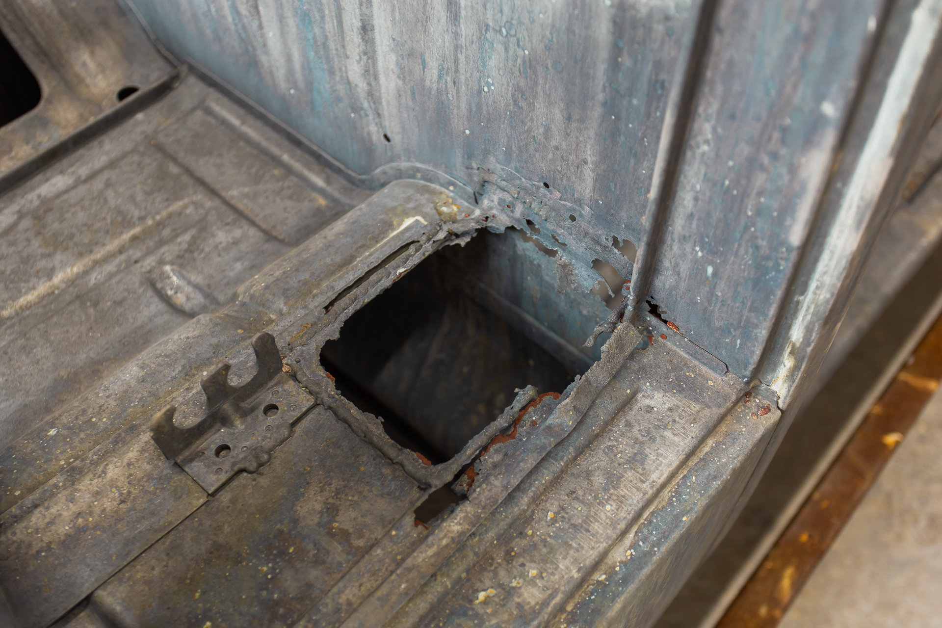 12102020 1973 Volkswagen T2 Dipped and Cleaned FW photos14 1
