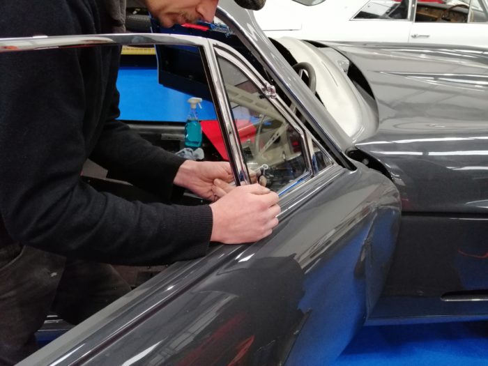 14102020 1957 Jensen 541S Scott3 1 700x525 2