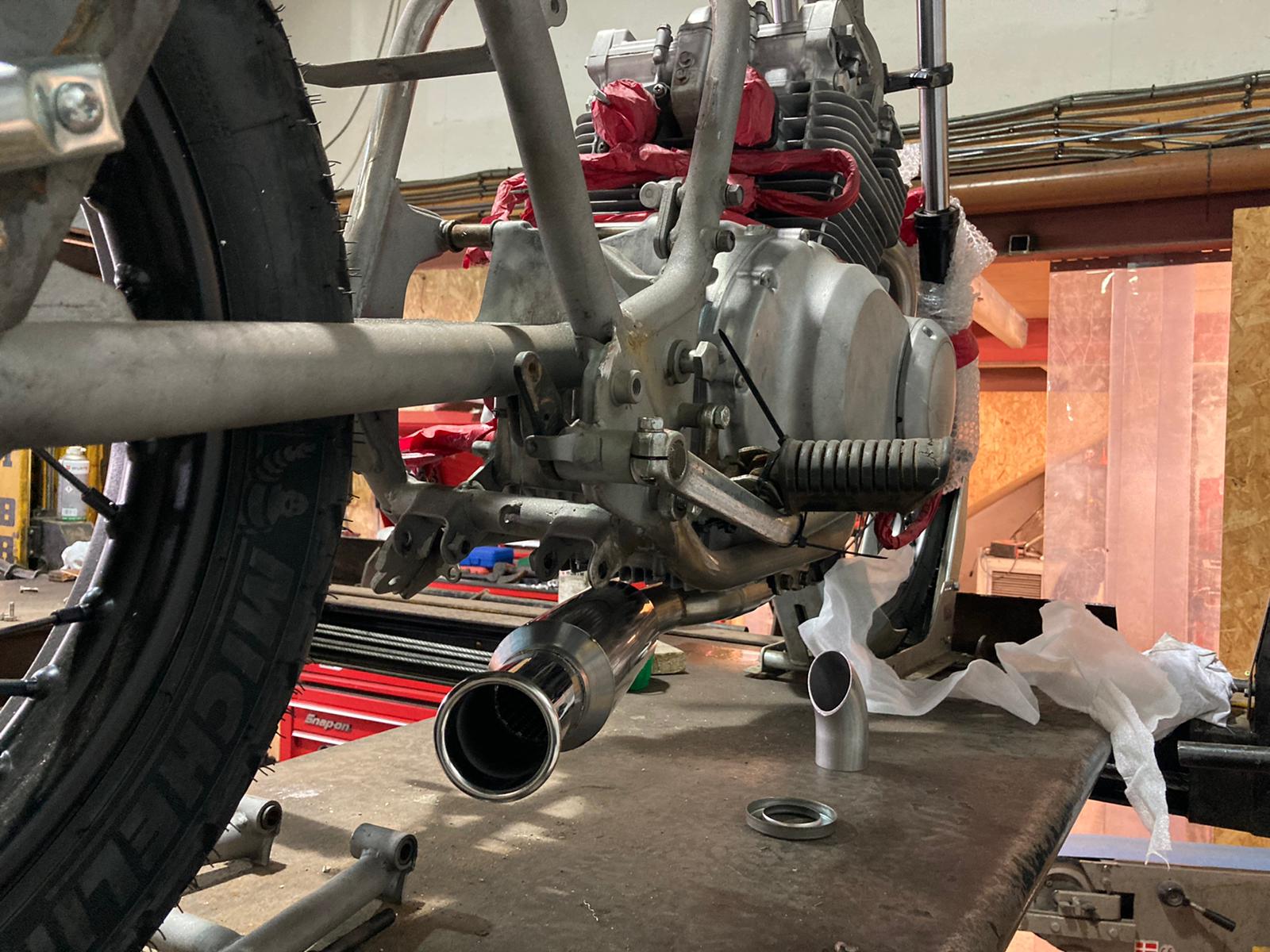 171020 Suzuki GSX400 Bespoke Exhaust Long 3 1