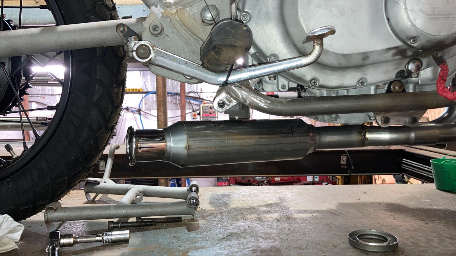 171020 Suzuki GSX400 Bespoke Exhaust Long 7 1