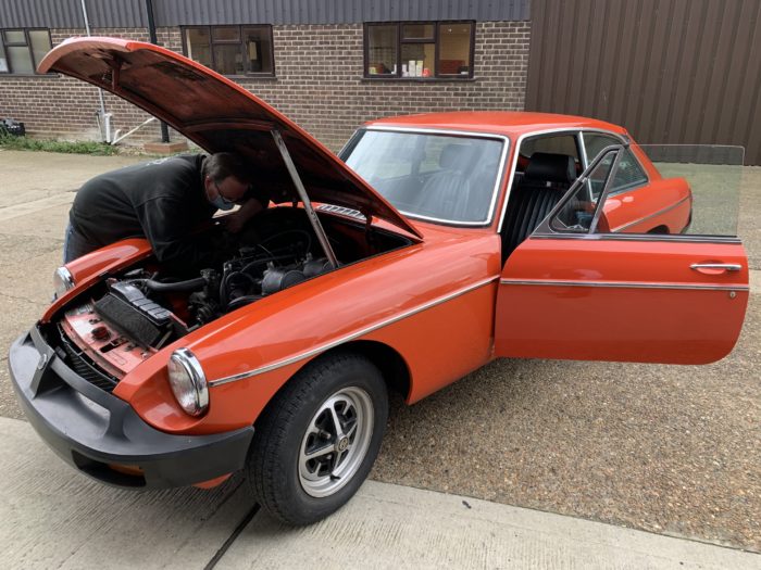 231020 MGB GT 3 700x525 2