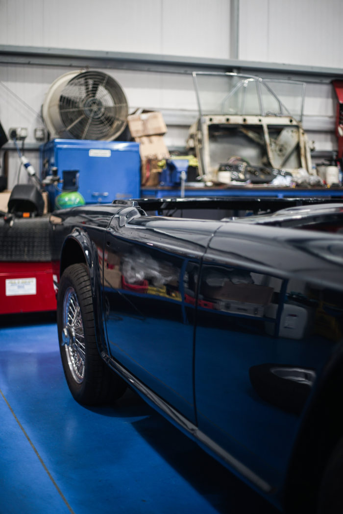 Triumph TR5 11 700x1050 1