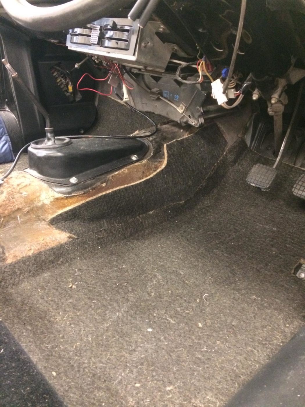 Peugeot deadening to gearbox 1