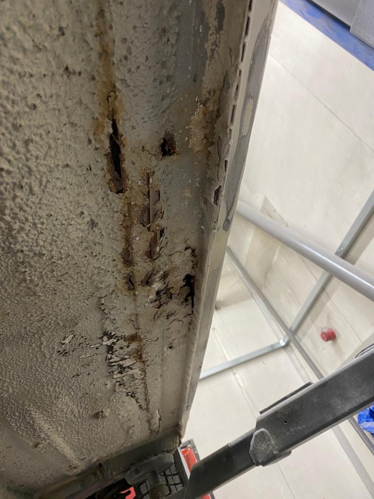 091220 1984 Lada 1200 Welding 16 1