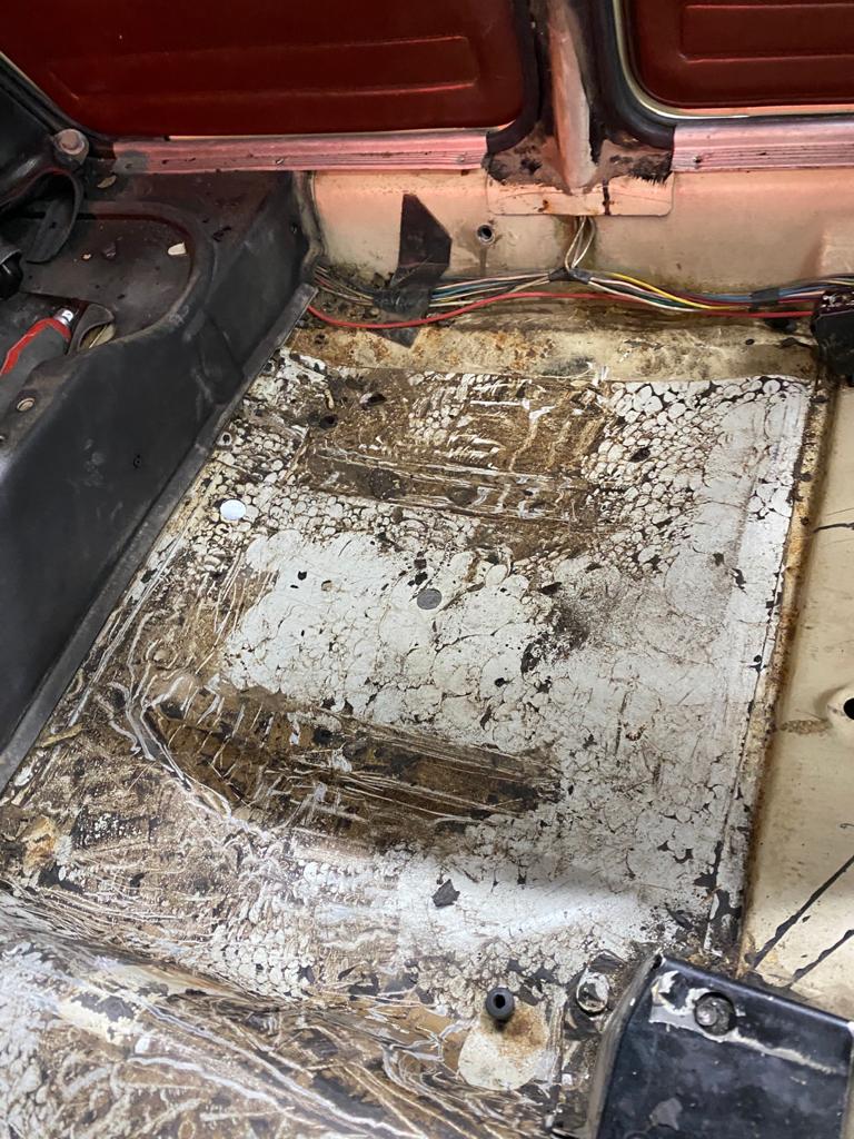 091220 1984 Lada 1200 Welding 5 1